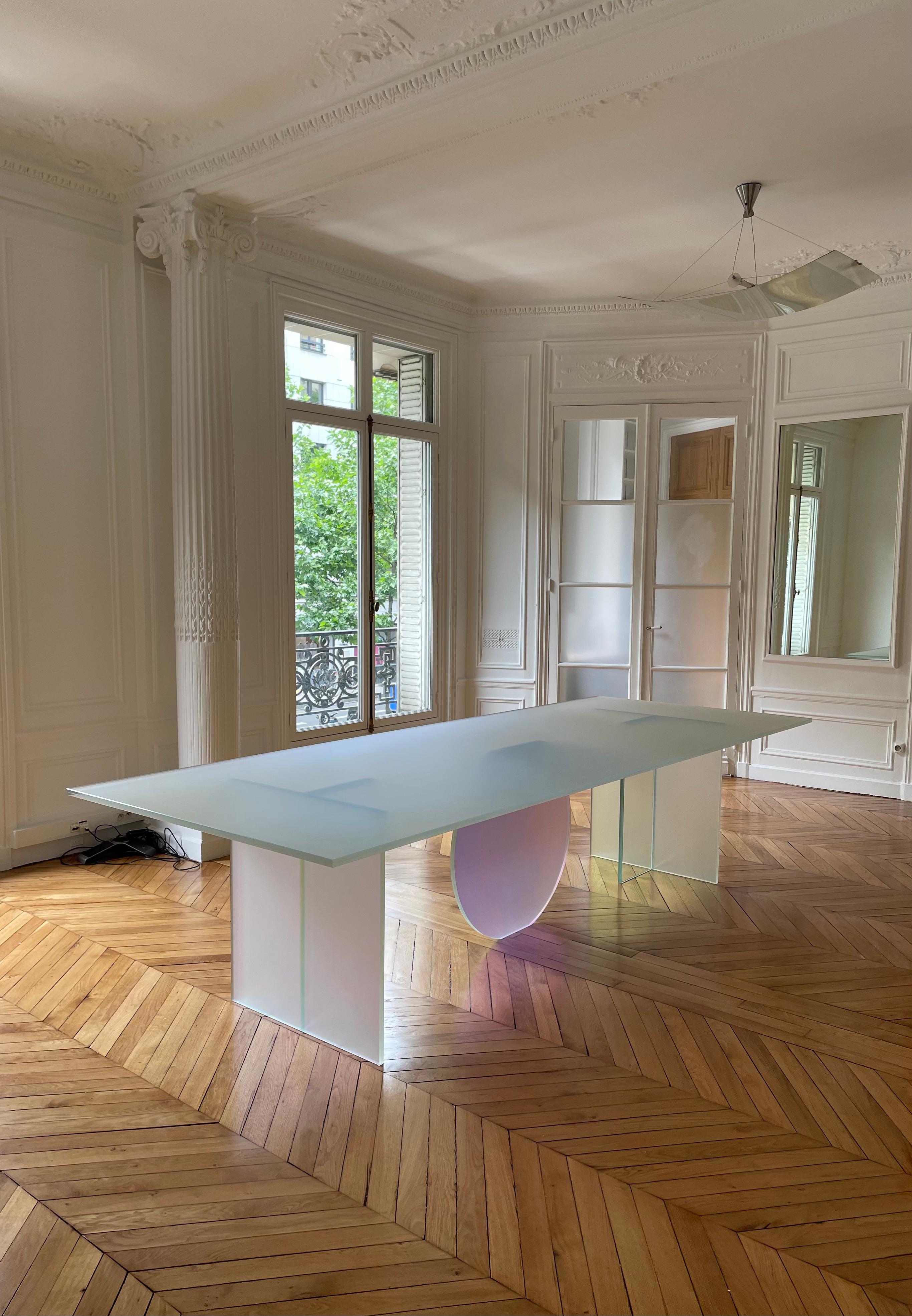 https://a.1stdibscdn.com/isola-satin-dining-table-by-brajak-vitberg-for-sale-picture-3/f_12192/f_319335621672142059573/IMG_3407_master.jpeg
