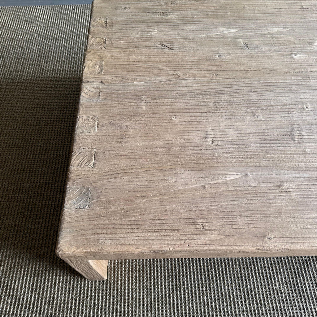 https://a.1stdibscdn.com/reclaimed-wood-waterfall-style-coffee-table-for-sale-picture-6/f_18223/f_433274921737840422584/IMG_3449_master.jpg