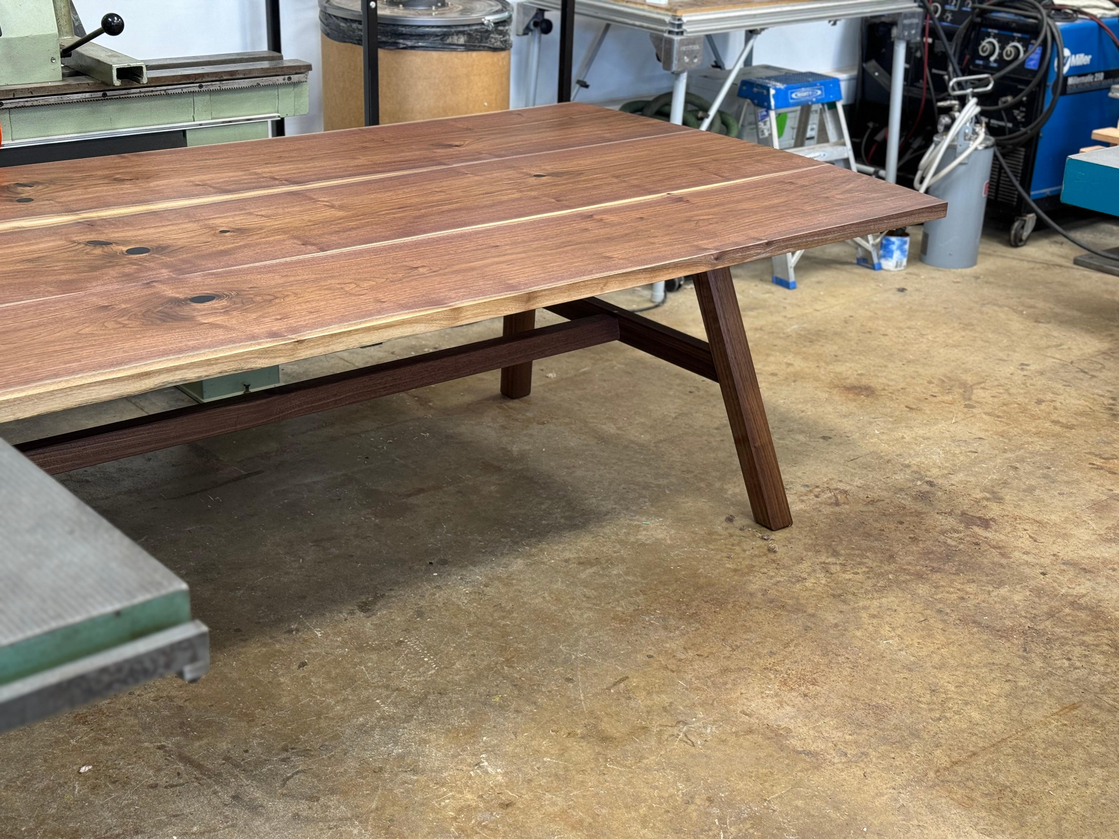 https://a.1stdibscdn.com/splayed-leg-dining-table-in-walnut-for-sale-picture-4/f_45782/f_432046821737147060691/IMG_3471_master.jpeg