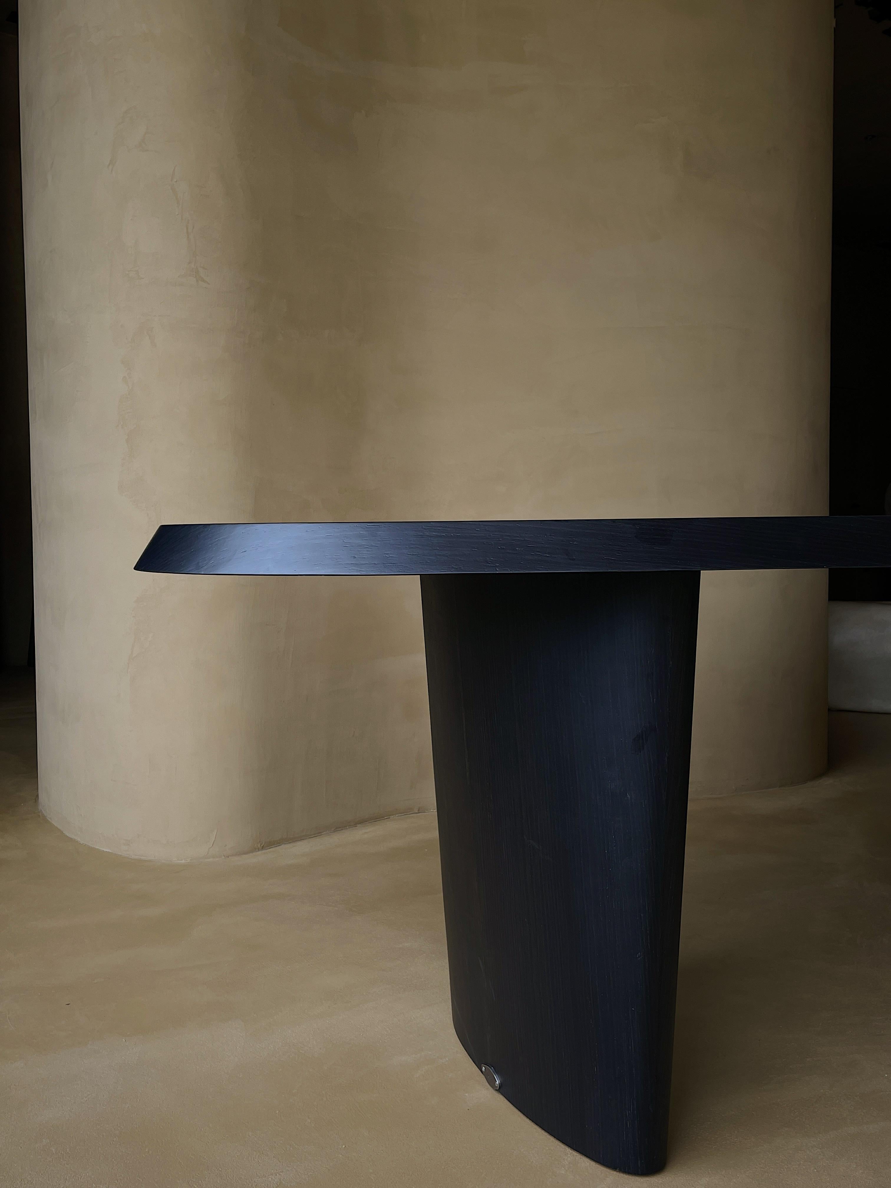 https://a.1stdibscdn.com/oval-dinning-table-by-karstudio-for-sale-picture-6/f_12192/f_327068421676044284706/IMG_3536_master.JPG