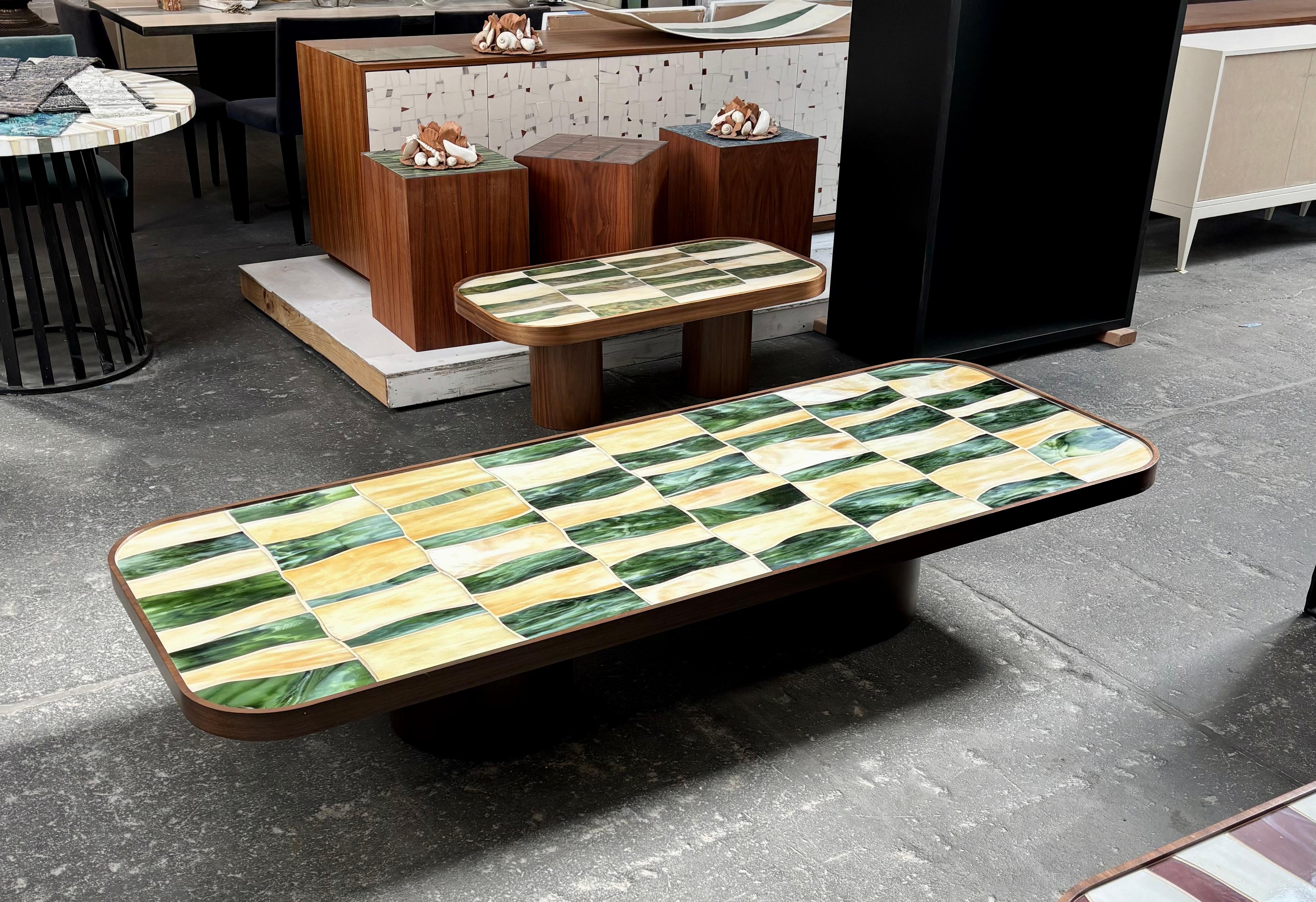 https://a.1stdibscdn.com/modern-oval-coffee-table-walnut-cylinder-base-and-glass-mosaic-by-ercole-home-for-sale-picture-4/f_42371/f_483464921768510278202/IMG_3639_master.jpg