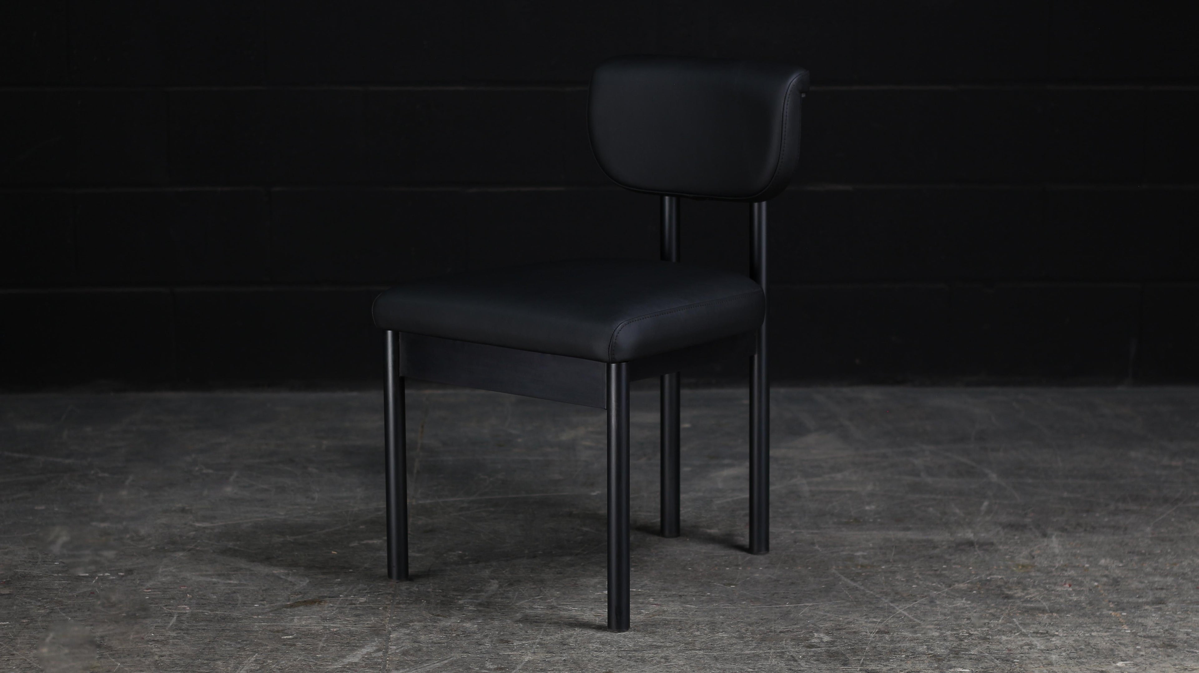 https://a.1stdibscdn.com/gadot-chair-by-ambrozia-black-nappa-leather-blackened-steel-satin-nickel-for-sale-picture-6/f_36881/f_409100821722623981876/IMG_3762_master.jpg