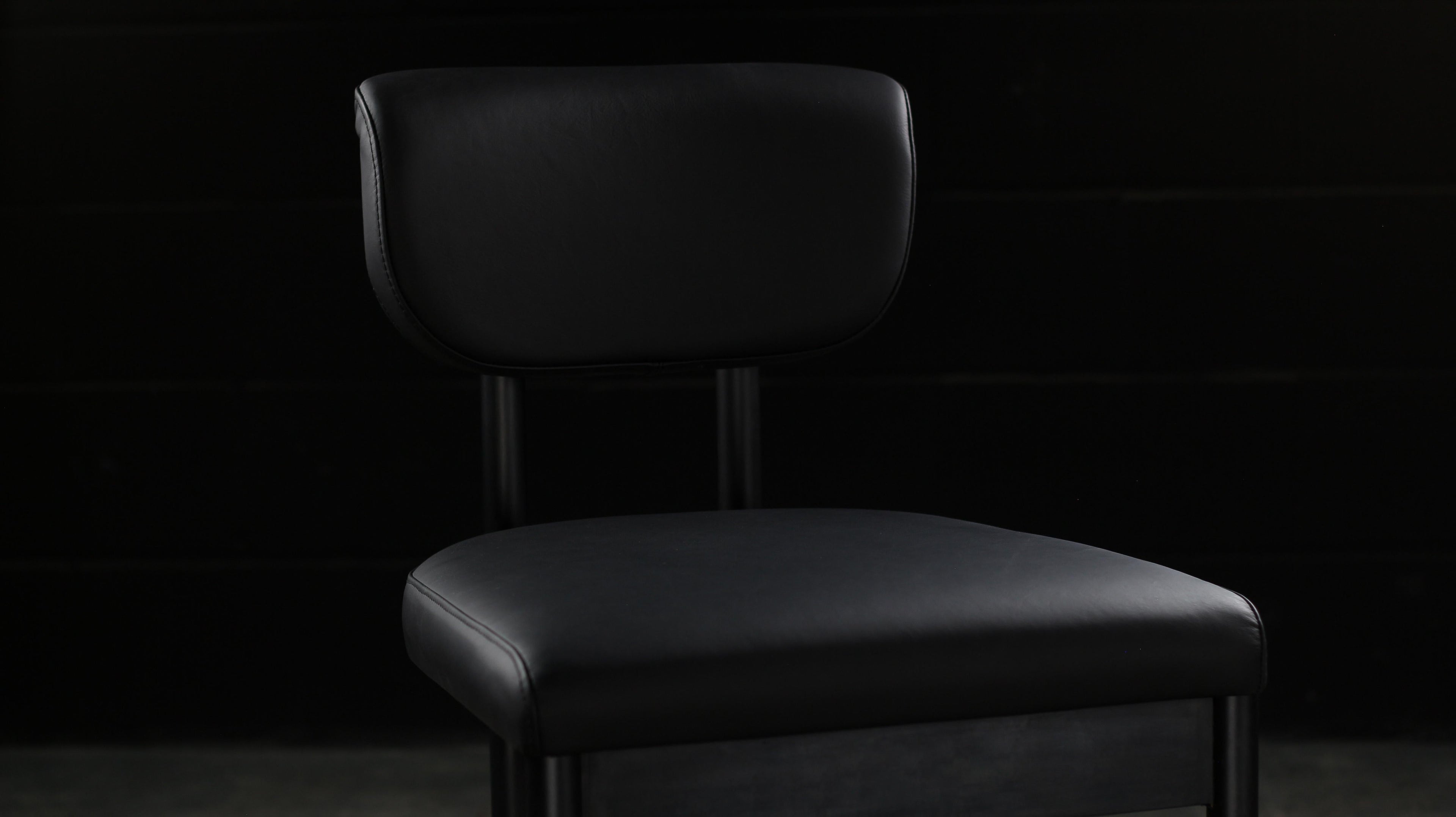 https://a.1stdibscdn.com/gadot-chair-by-ambrozia-black-nappa-leather-blackened-steel-satin-nickel-for-sale-picture-4/f_36881/f_409100821722623982198/IMG_3785_master.jpg