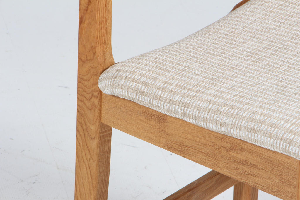 https://a.1stdibscdn.com/dining-chairs-by-henning-kjaernulf-model-razorblade-denmark-oak-for-sale-picture-6/f_42391/f_448665821746263384863/IMG_3819_master.jpg