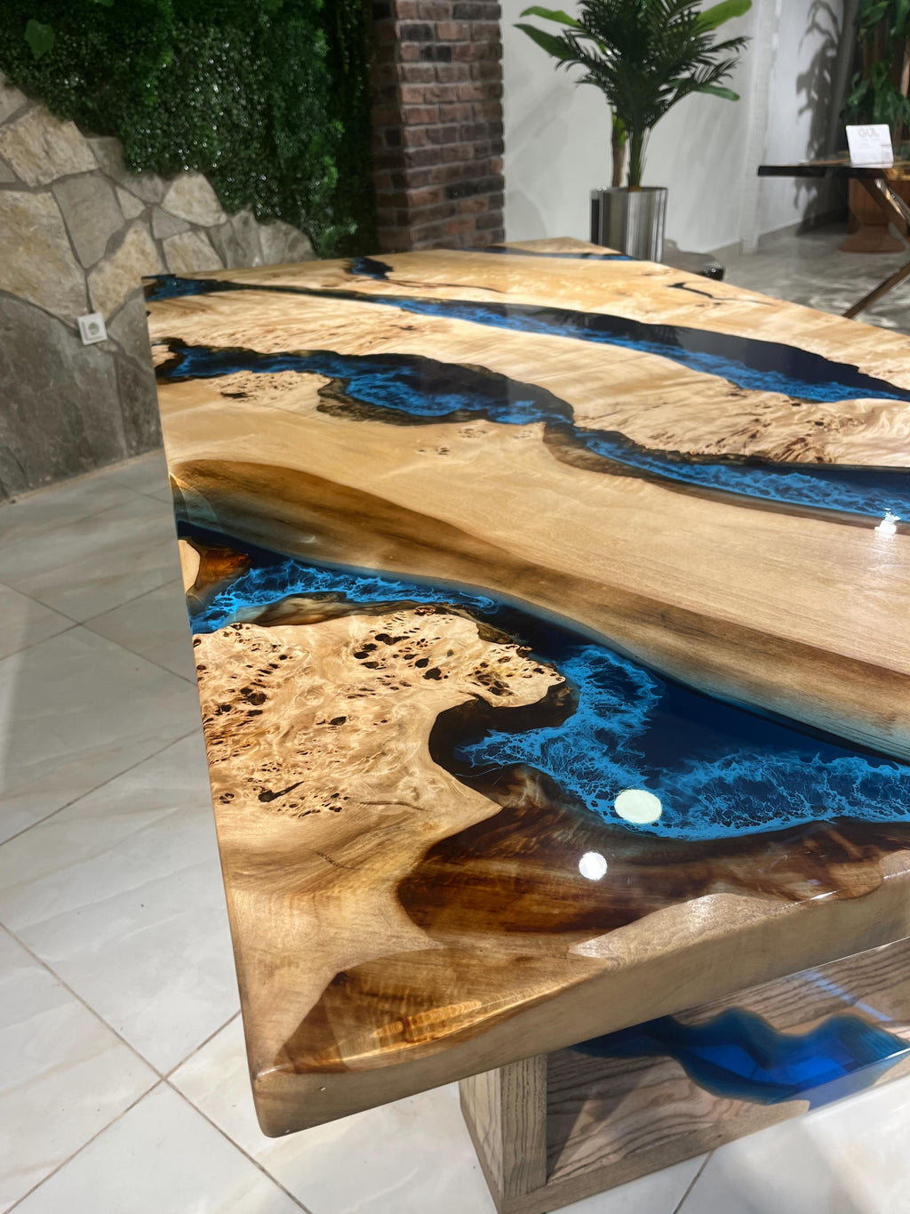 https://a.1stdibscdn.com/blue-river-epoxy-resin-dining-solid-wood-table-for-sale-picture-5/f_91932/f_383360321707493034848/IMG_3839_master.jpg