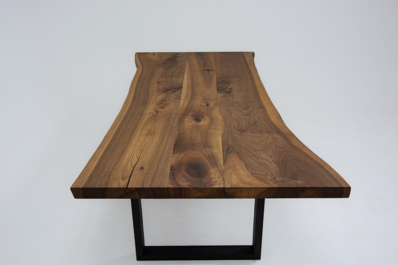 https://a.1stdibscdn.com/live-edge-solid-walnut-wood-dining-table-for-sale-picture-14/f_91932/f_363621621695893922173/IMG_3928_master.JPG