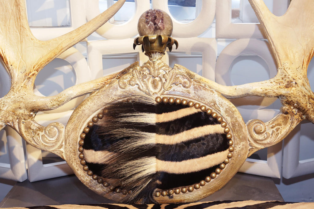 https://a.1stdibscdn.com/zebra-with-medaillons-sofa-for-sale-picture-8/f_14282/1563983429935/IMG_3947_master.JPG