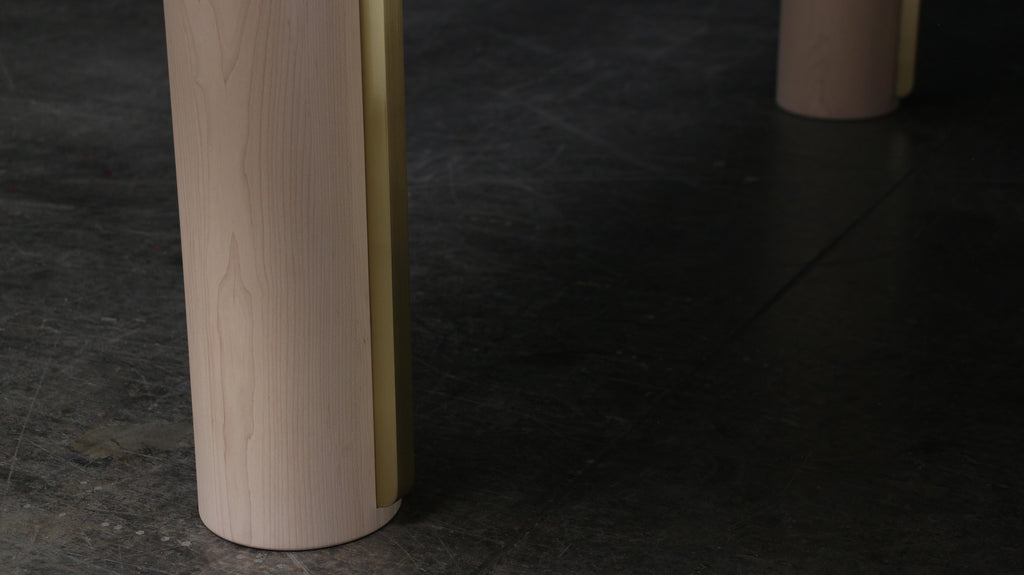 https://a.1stdibscdn.com/champlain-dining-table-by-ambrozia-solid-hard-maple-solid-brass-for-sale-picture-6/f_36881/f_473143021761928142306/IMG_3952_master.jpg