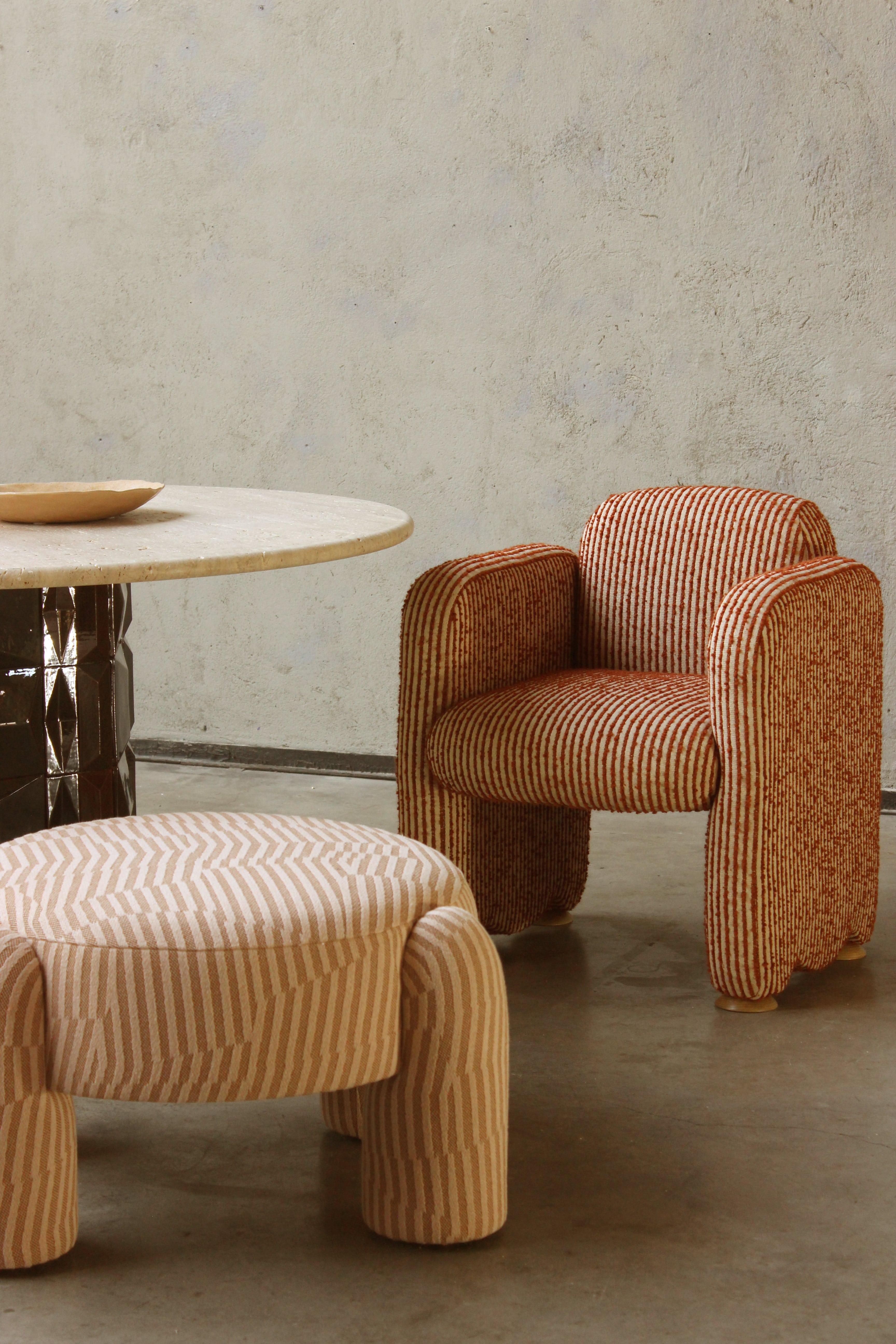 https://a.1stdibscdn.com/dooq-new-organic-modernist-cindy-chair-with-arms-for-sale-picture-7/f_54242/f_400363021743523244027/IMG_4057_master.jpg