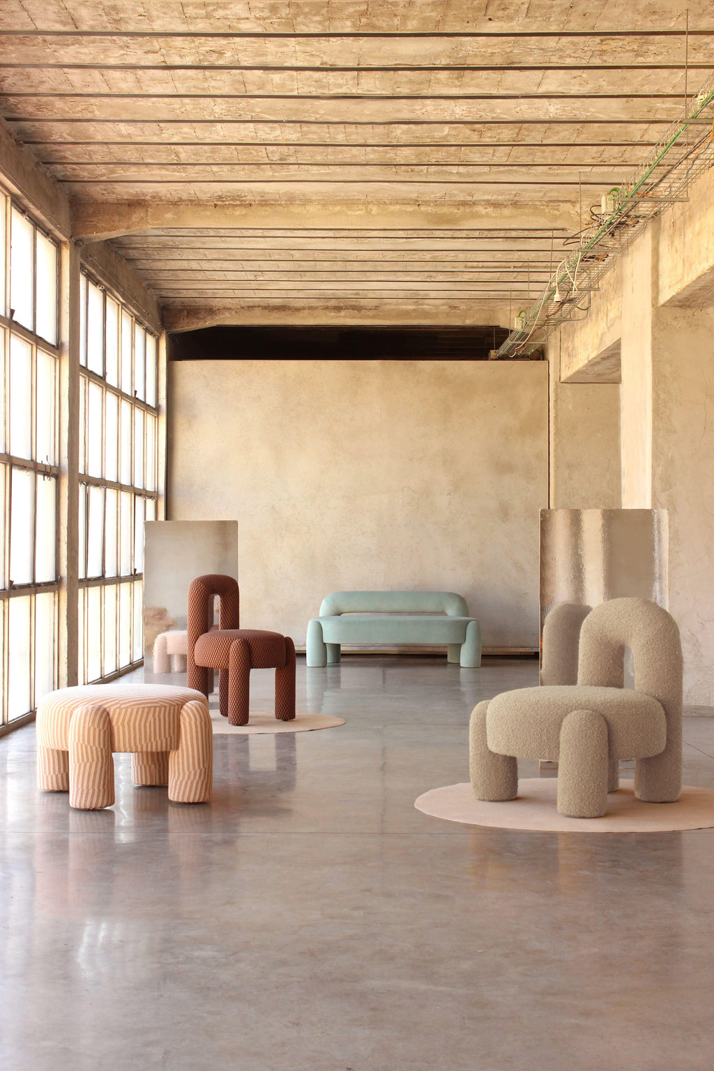 https://a.1stdibscdn.com/dooq-organic-modern-marlon-chair-pink-kvadrat-by-pfranceschini-for-sale-picture-7/f_54242/f_370300521743526741732/IMG_4105_master.jpg