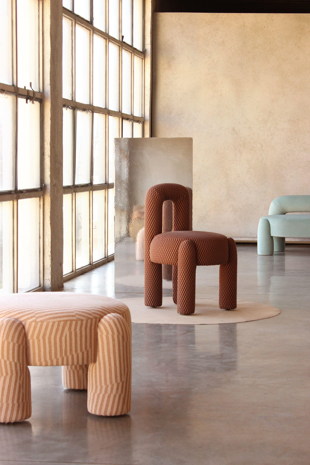 https://a.1stdibscdn.com/dooq-organic-modern-marlon-chair-pink-kvadrat-by-pfranceschini-for-sale-picture-8/f_54242/f_370300521743526741589/IMG_4113_master.jpg