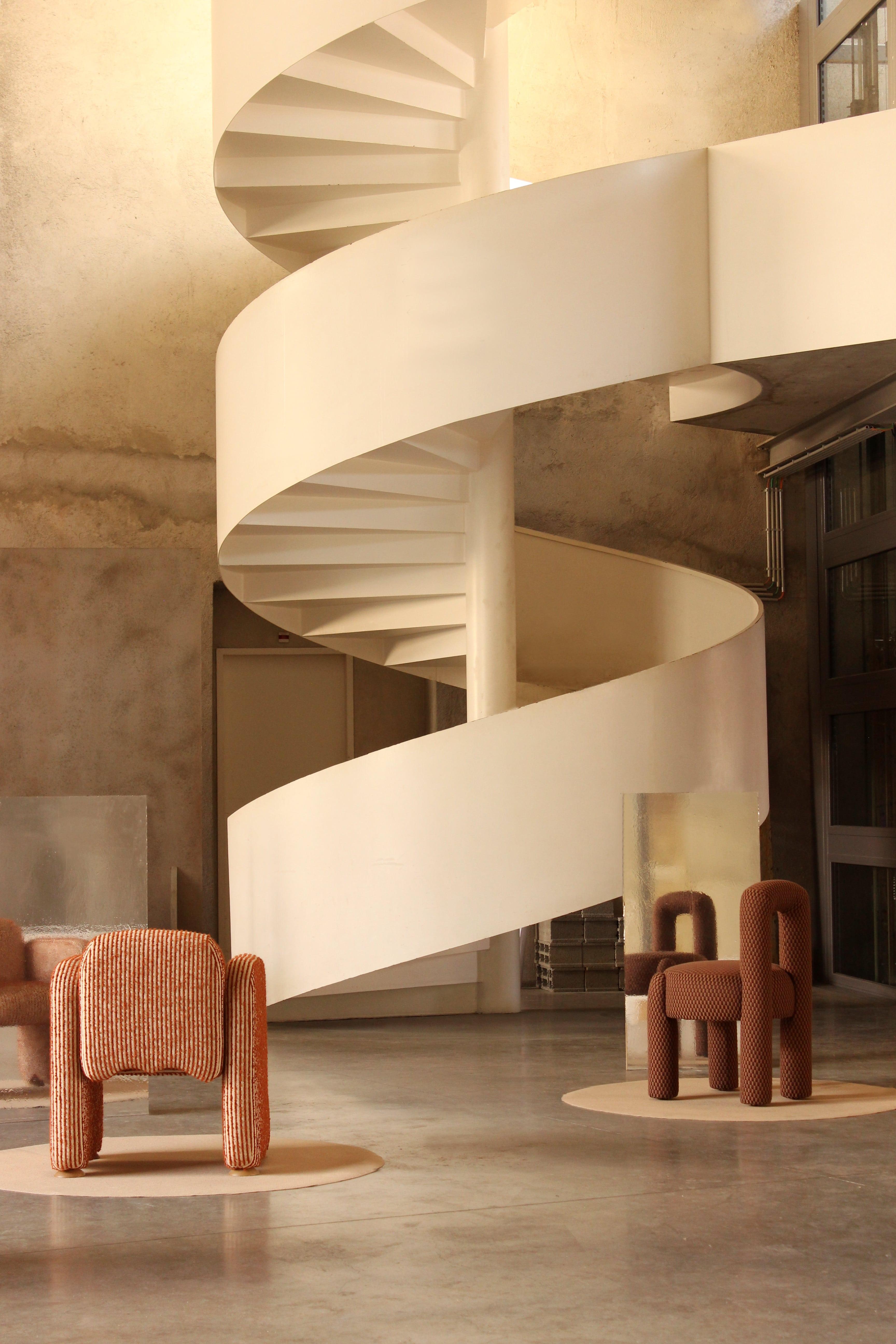 https://a.1stdibscdn.com/dooq-new-organic-modernist-cindy-chair-with-arms-for-sale-picture-9/f_54242/f_400363021743523243965/IMG_4143_master.jpg