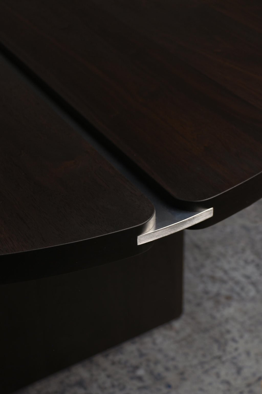 https://a.1stdibscdn.com/aurum-dining-table-by-ambrozia-oxidized-walnut-polished-aluminum-10ft-for-sale-picture-2/f_36881/f_435999821739376844554/IMG_4160_master.jpg