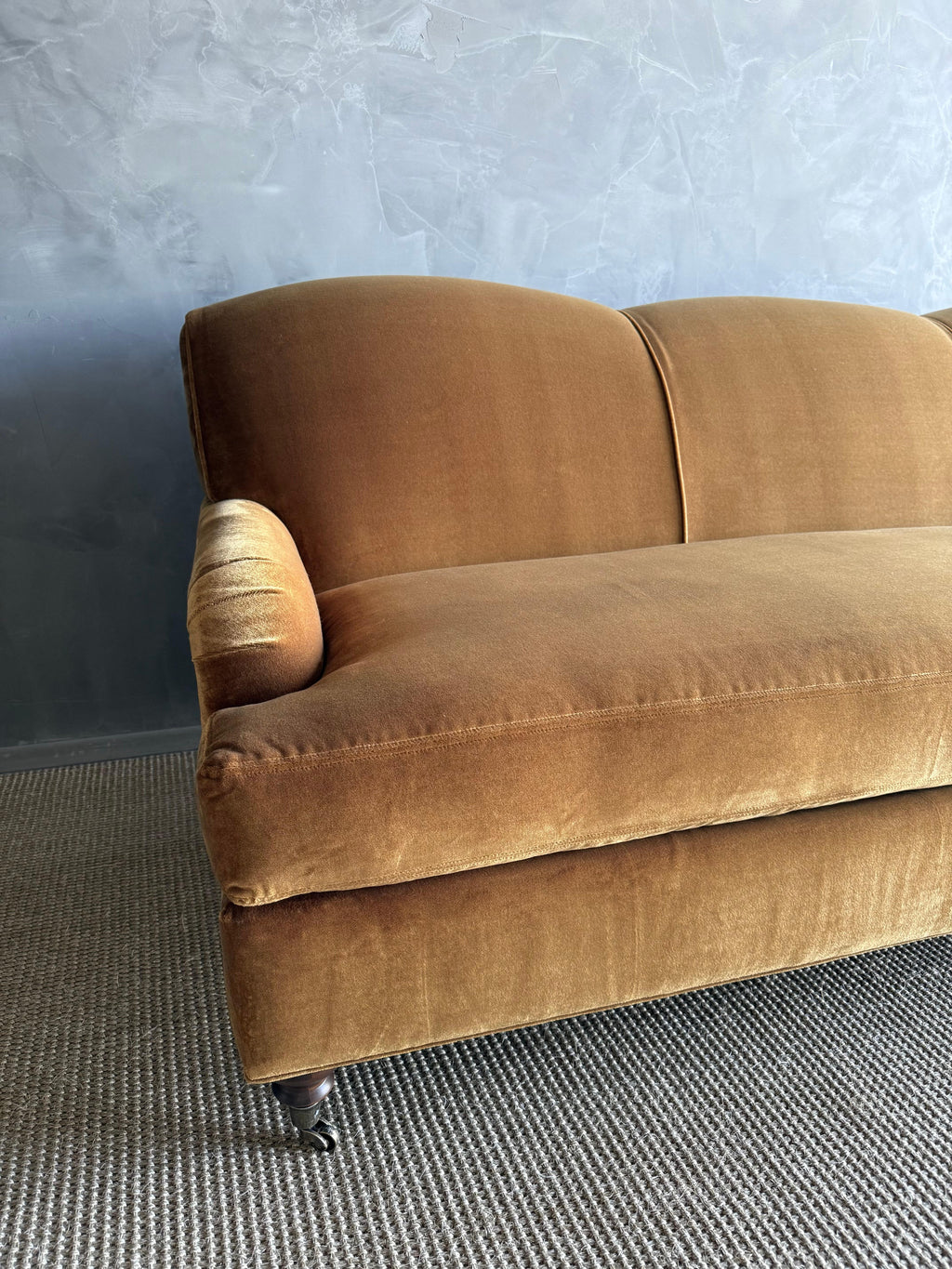 https://a.1stdibscdn.com/custom-made-modern-english-arm-sofa-in-performance-linen-velvet-96-for-sale-picture-3/f_18223/f_457707321751914466290/IMG_4194_master.JPG