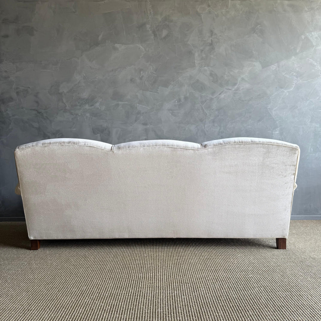 https://a.1stdibscdn.com/custom-made-modern-english-arm-sofa-in-performance-linen-velvet-110-for-sale-picture-11/f_18223/f_457702821751913067443/IMG_4223_2_master.jpg