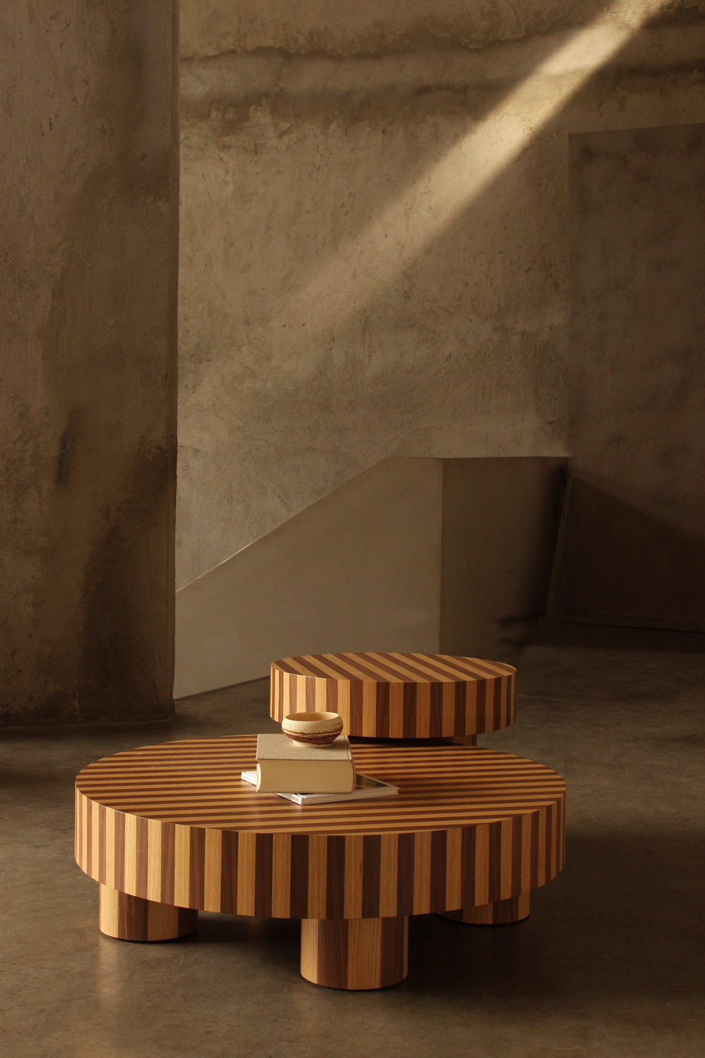 https://a.1stdibscdn.com/dooq-new-organic-modern-handmade-portuguese-nusa-center-table-for-sale-picture-11/f_54242/f_380004821743523643048/IMG_4228_co_pia_master.jpg