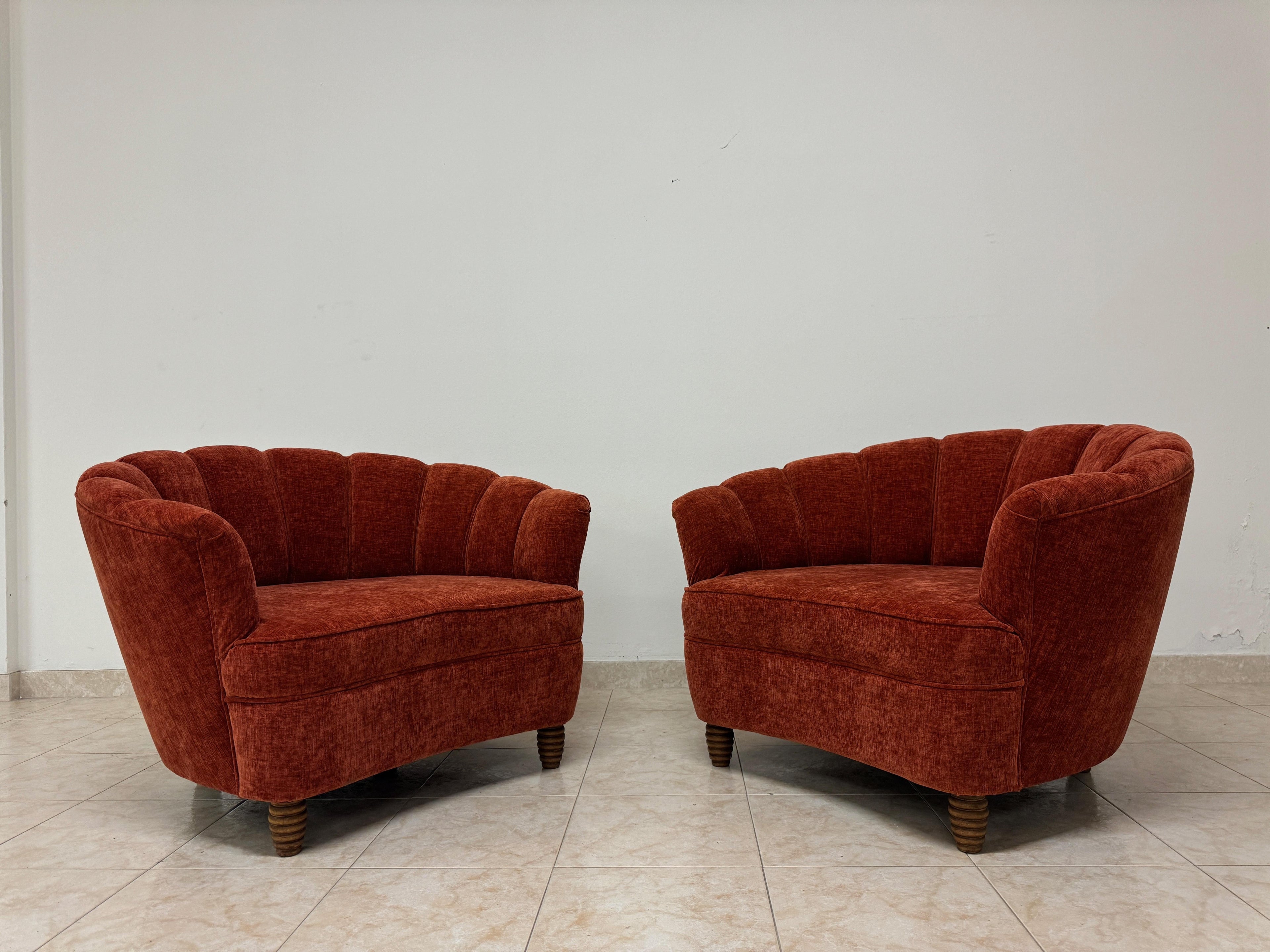 https://a.1stdibscdn.com/1950s-style-italian-armchairs-for-sale-picture-4/f_47872/f_403302421719326477591/IMG_4235_master.jpeg