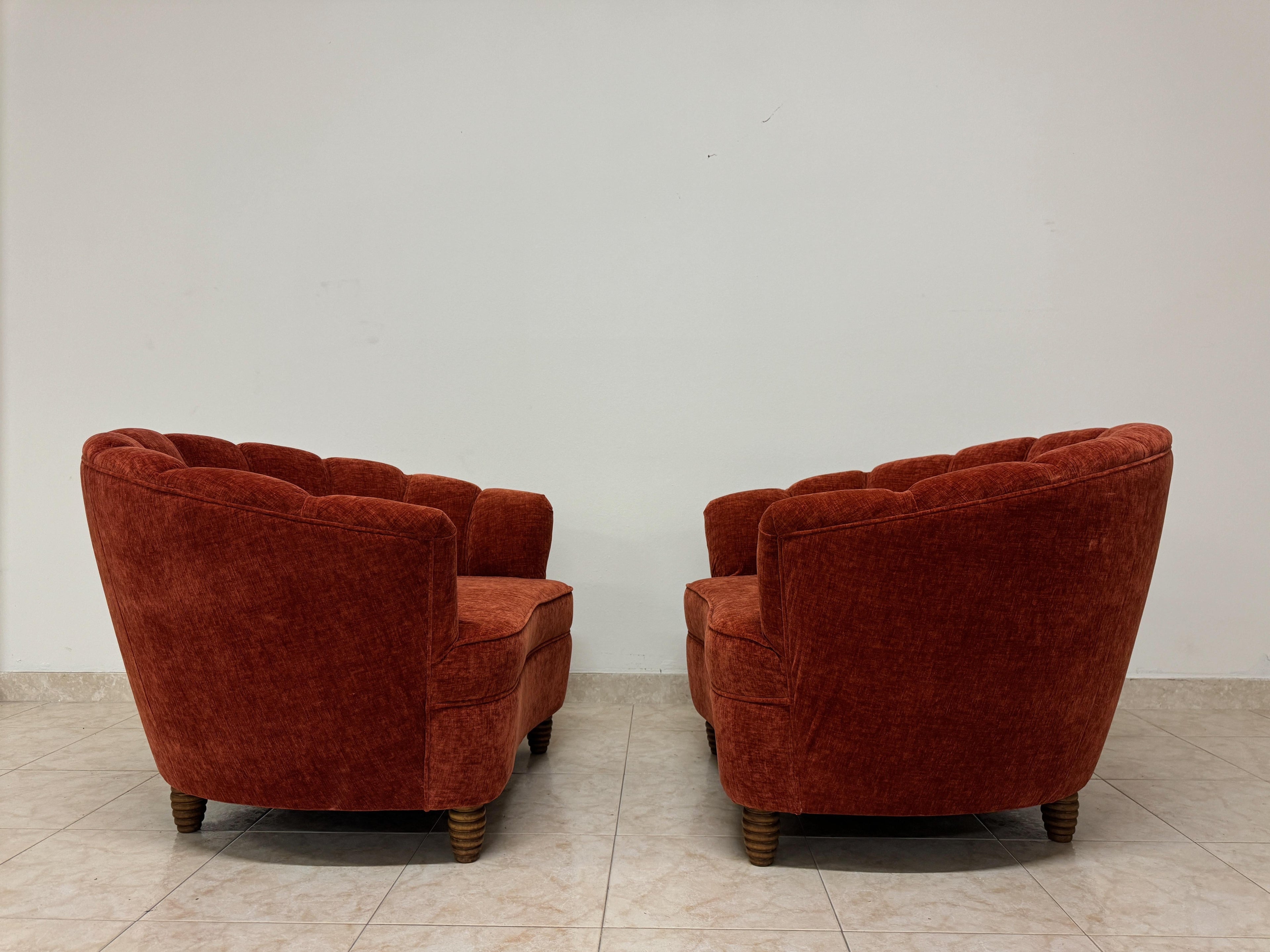 https://a.1stdibscdn.com/1950s-style-italian-armchairs-for-sale-picture-6/f_47872/f_403302421719326477436/IMG_4237_master.jpeg
