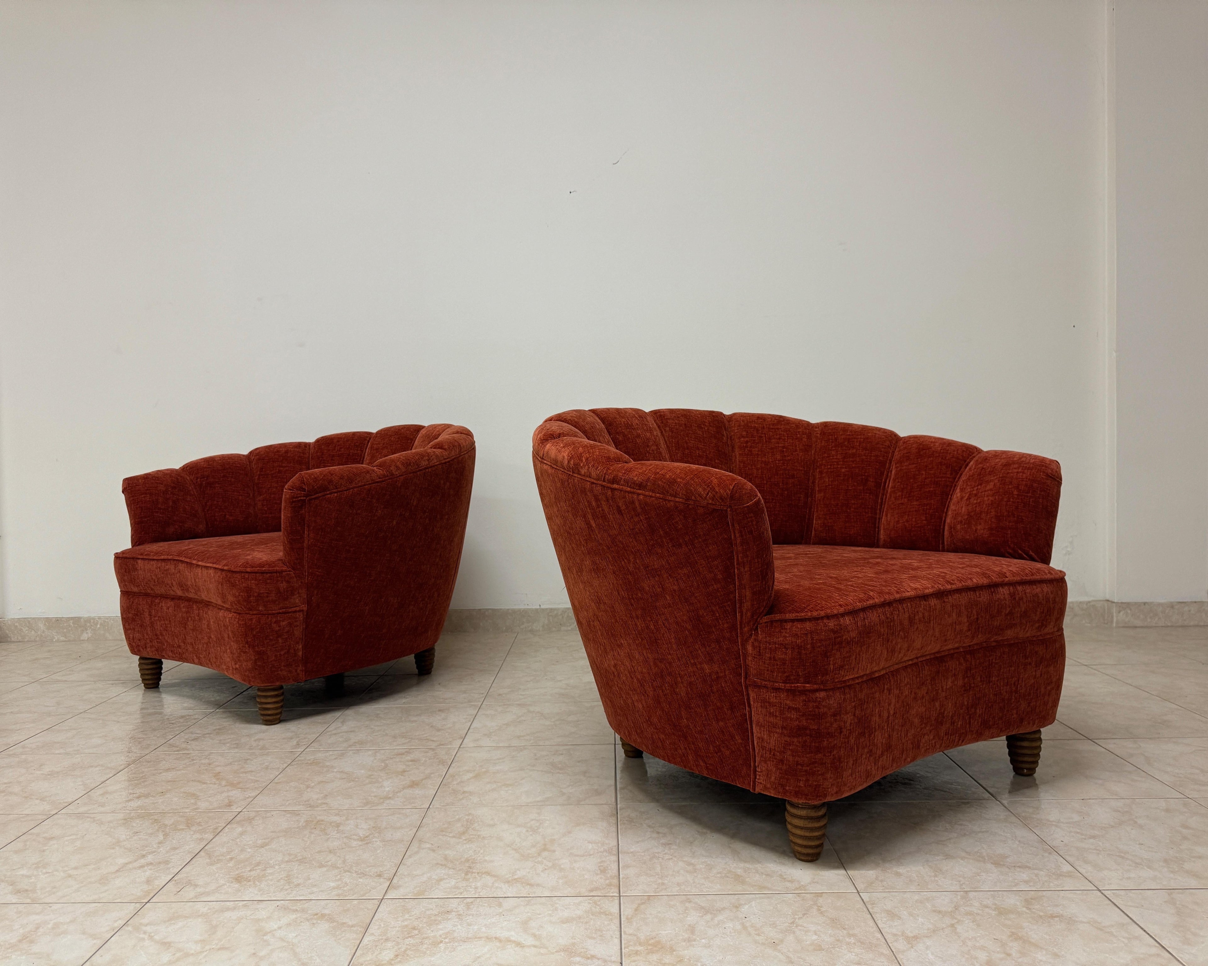 https://a.1stdibscdn.com/1950s-style-italian-armchairs-for-sale-picture-9/f_47872/f_403302421719326480945/IMG_4240_master.jpeg