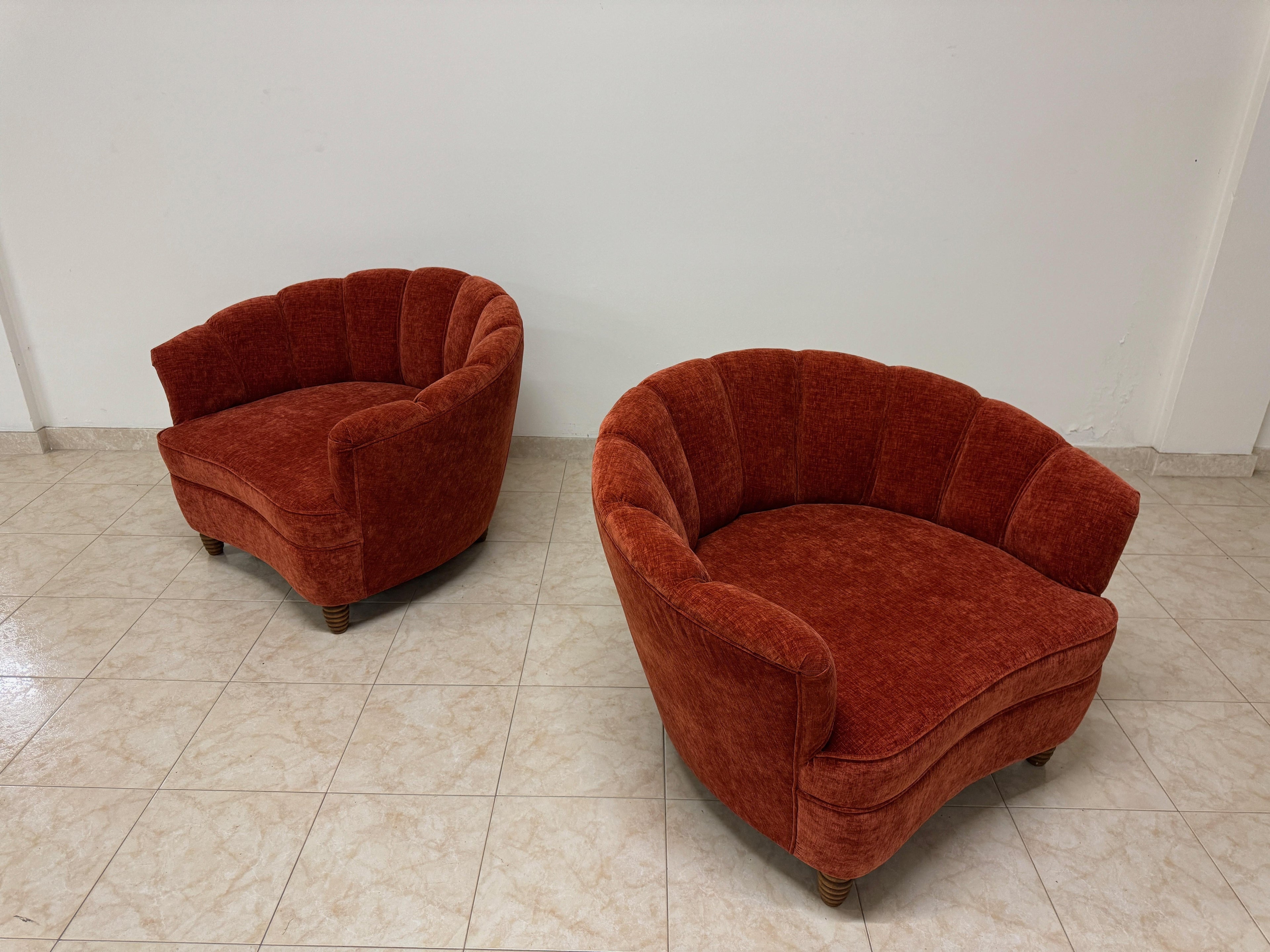 https://a.1stdibscdn.com/1950s-style-italian-armchairs-for-sale-picture-10/f_47872/f_403302421719326481273/IMG_4241_master.jpeg
