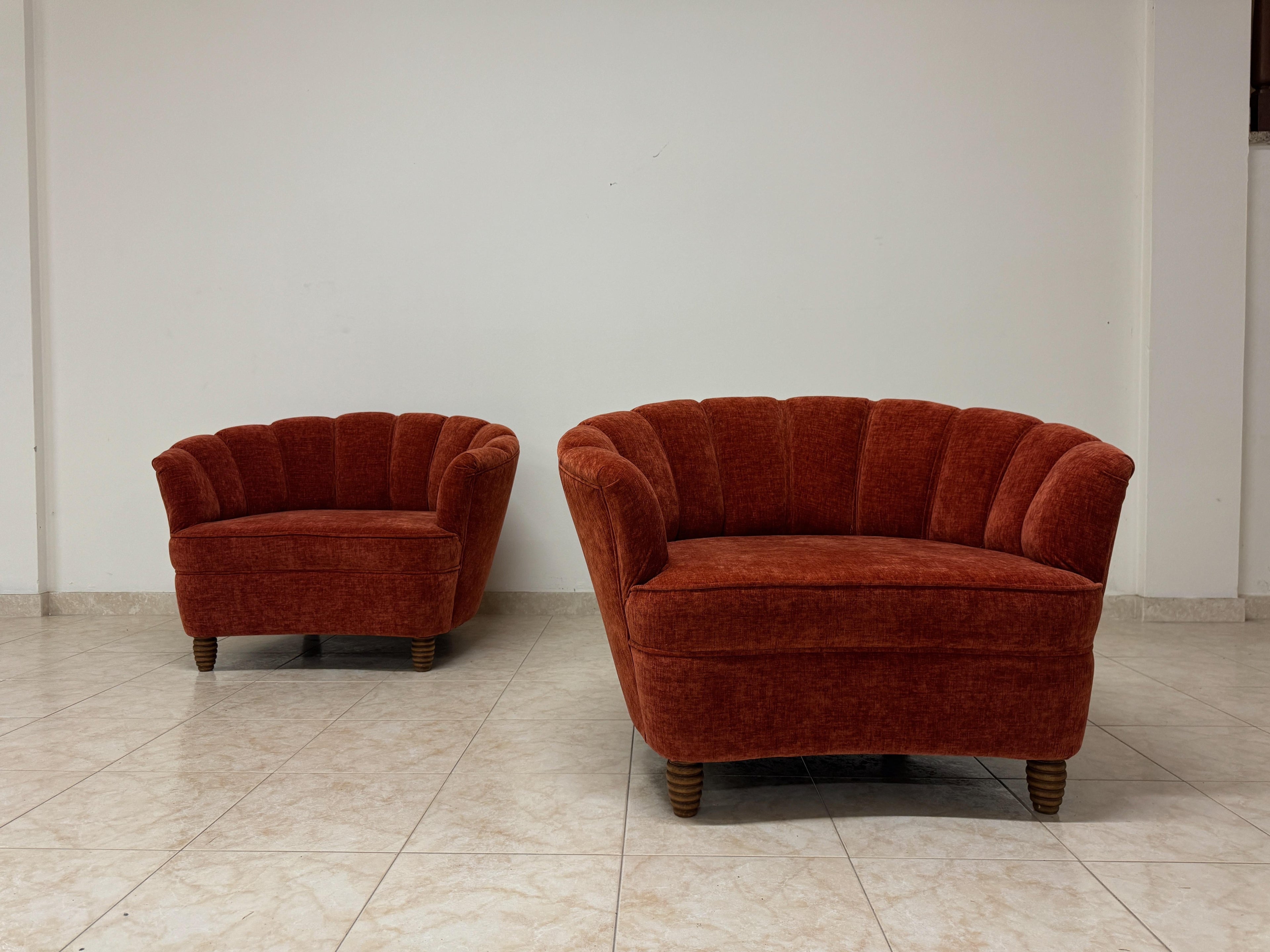 https://a.1stdibscdn.com/1950s-style-italian-armchairs-for-sale-picture-12/f_47872/f_403302421719326481254/IMG_4243_master.jpeg