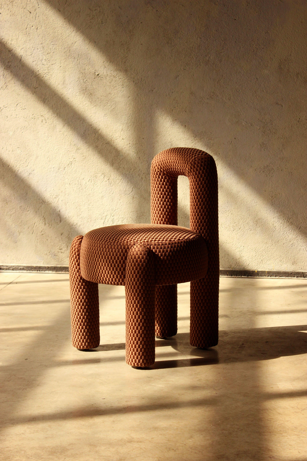 https://a.1stdibscdn.com/dooq-organic-modern-marlon-chair-pink-kvadrat-by-pfranceschini-for-sale-picture-12/f_54242/f_370300521743526742874/IMG_4263_master.jpg