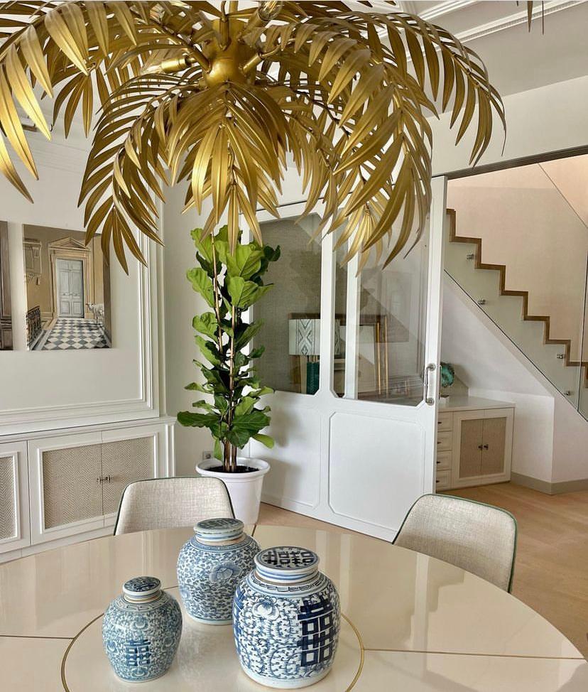 https://a.1stdibscdn.com/retro-design-round-dining-table-palm-springs-style-high-gloss-laminated-brass-for-sale-picture-12/f_40561/f_339875921682495582075/IMG_4282_master.jpg