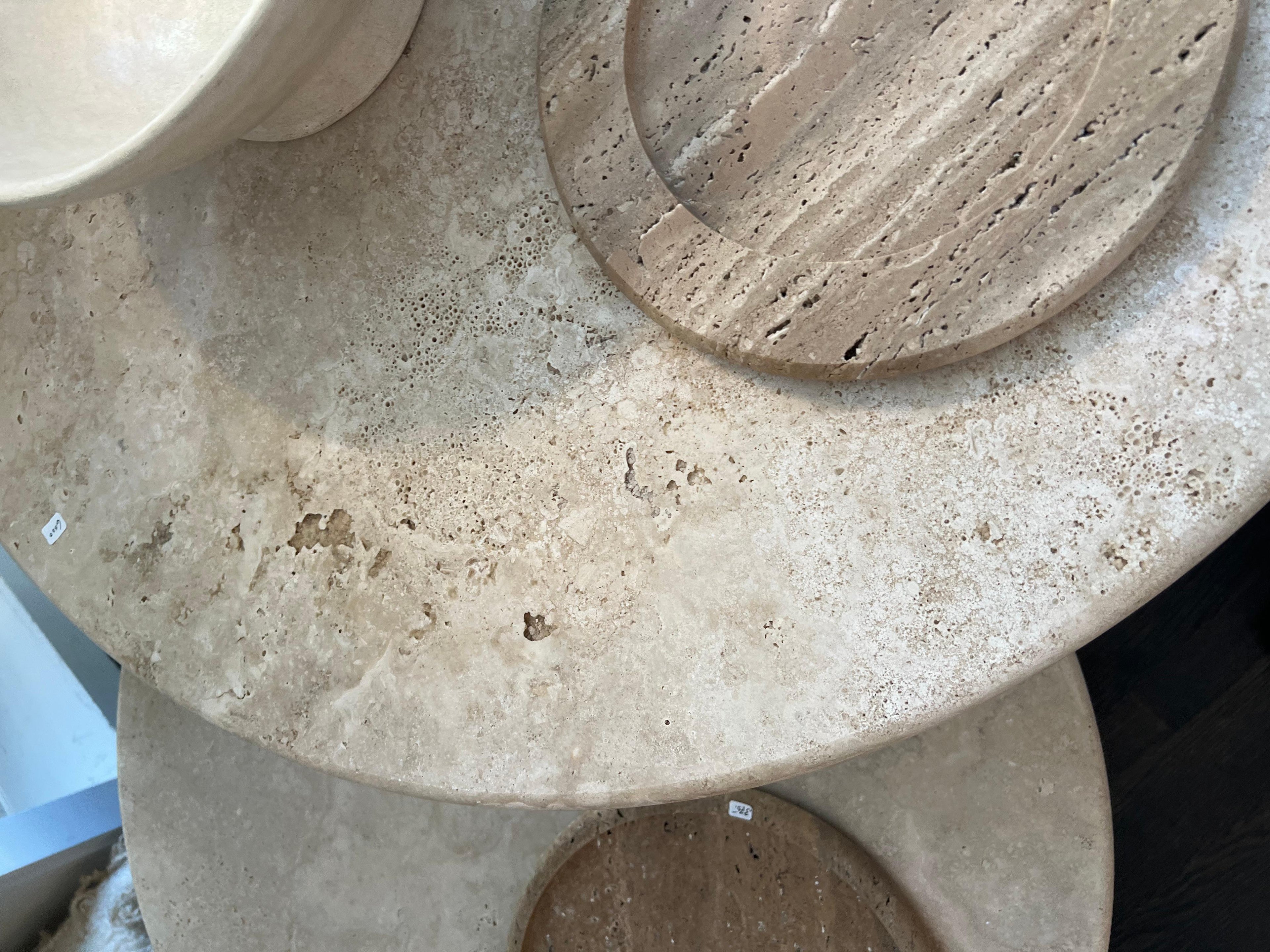 https://a.1stdibscdn.com/47-travertine-table-by-le-lampade-ny-for-sale-picture-4/f_8778/f_401987621718480137279/IMG_4302_master.jpg