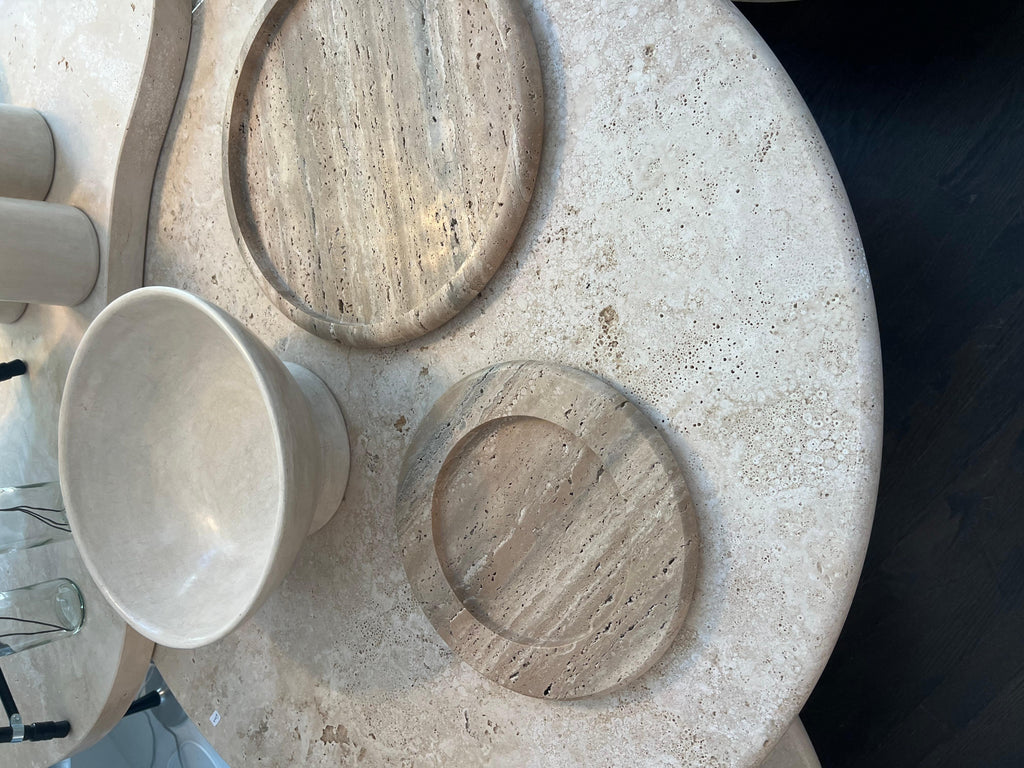 https://a.1stdibscdn.com/47-travertine-table-by-le-lampade-ny-for-sale-picture-3/f_8778/f_401987621718480136369/IMG_4303_master.jpg