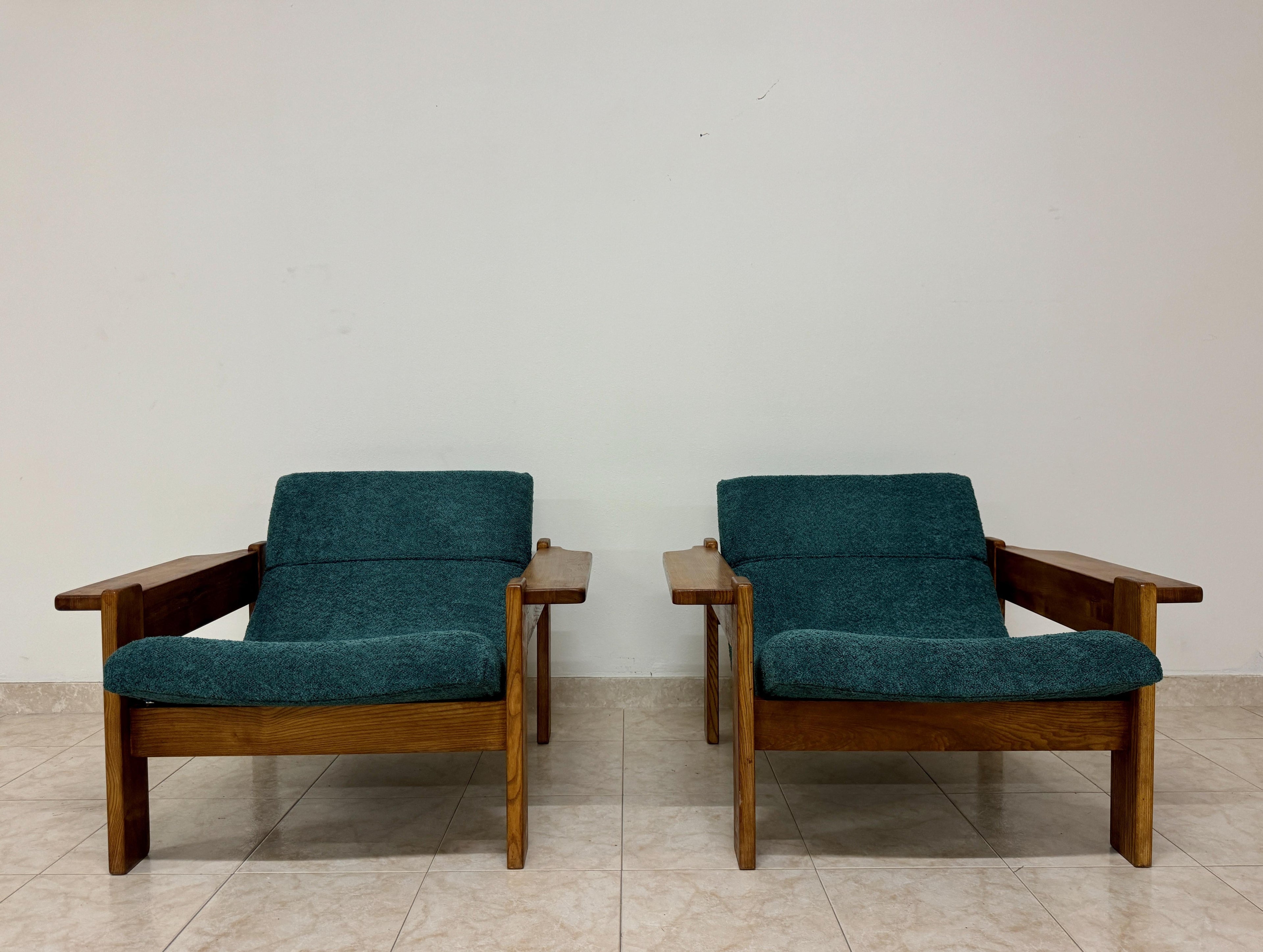 https://a.1stdibscdn.com/pair-of-italian-brutalist-style-armchairs-for-sale-picture-3/f_47872/f_403524021719405279169/IMG_4321_master.jpeg