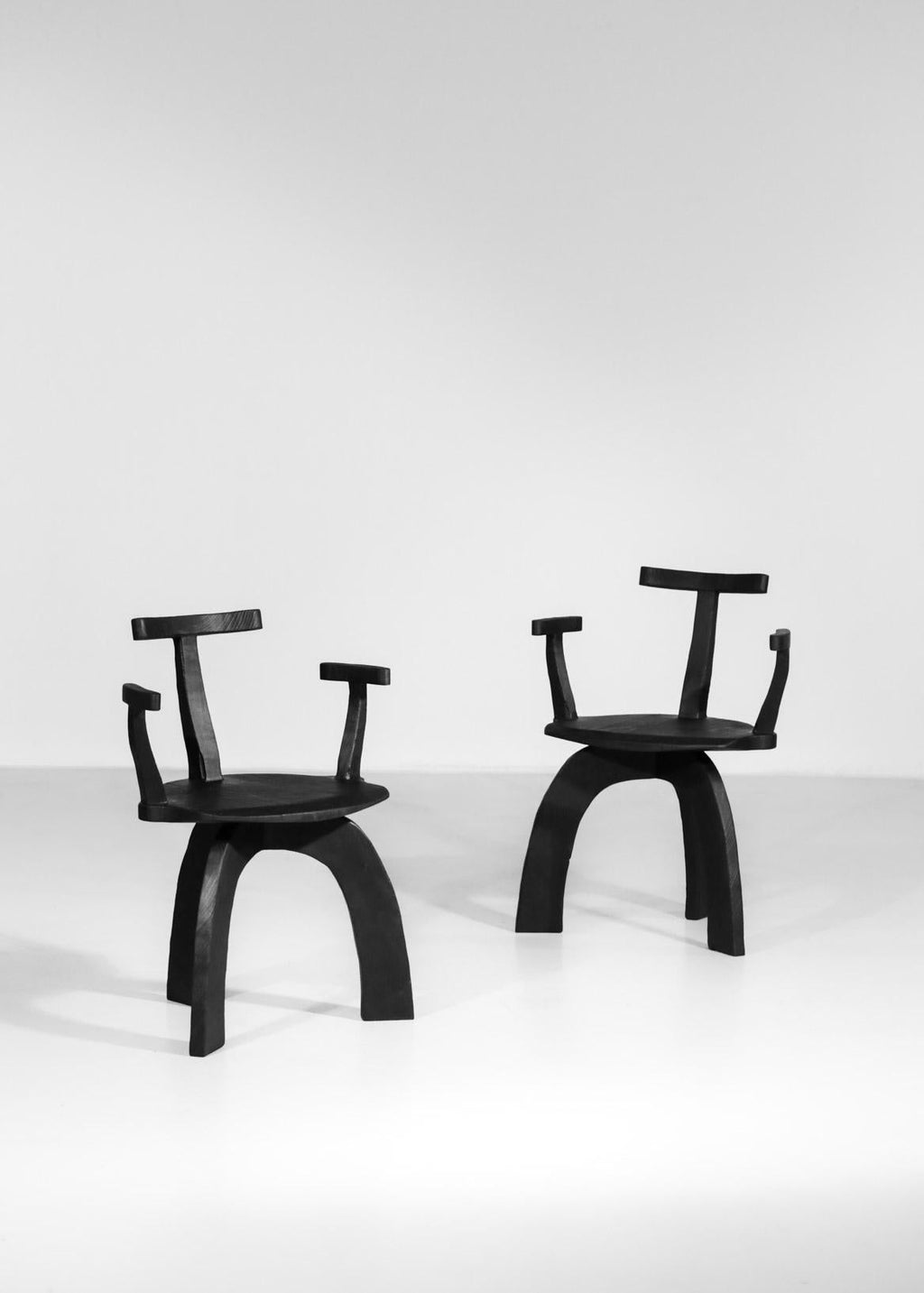 https://a.1stdibscdn.com/set-of-8-modern-handcrafted-armchair-80-20-by-vincent-vincent-for-sale-picture-2/f_30663/f_180166421582131872493/IMG_4338_master.jpg