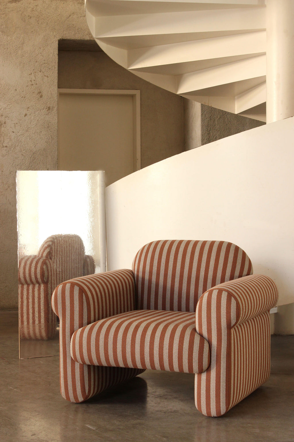 https://a.1stdibscdn.com/dooq-new-organic-modern-oscar-armchair-striped-in-yellow-and-brown-fabric-for-sale-picture-5/f_54242/f_438413621743522675756/IMG_4440_master.jpg