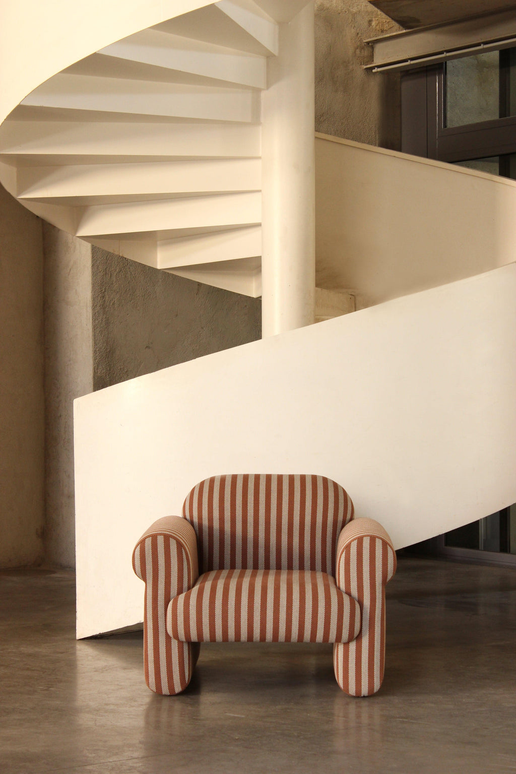 https://a.1stdibscdn.com/dooq-new-organic-modern-oscar-armchair-striped-in-yellow-and-brown-fabric-for-sale-picture-6/f_54242/f_438413621743522675813/IMG_4445_master.jpg