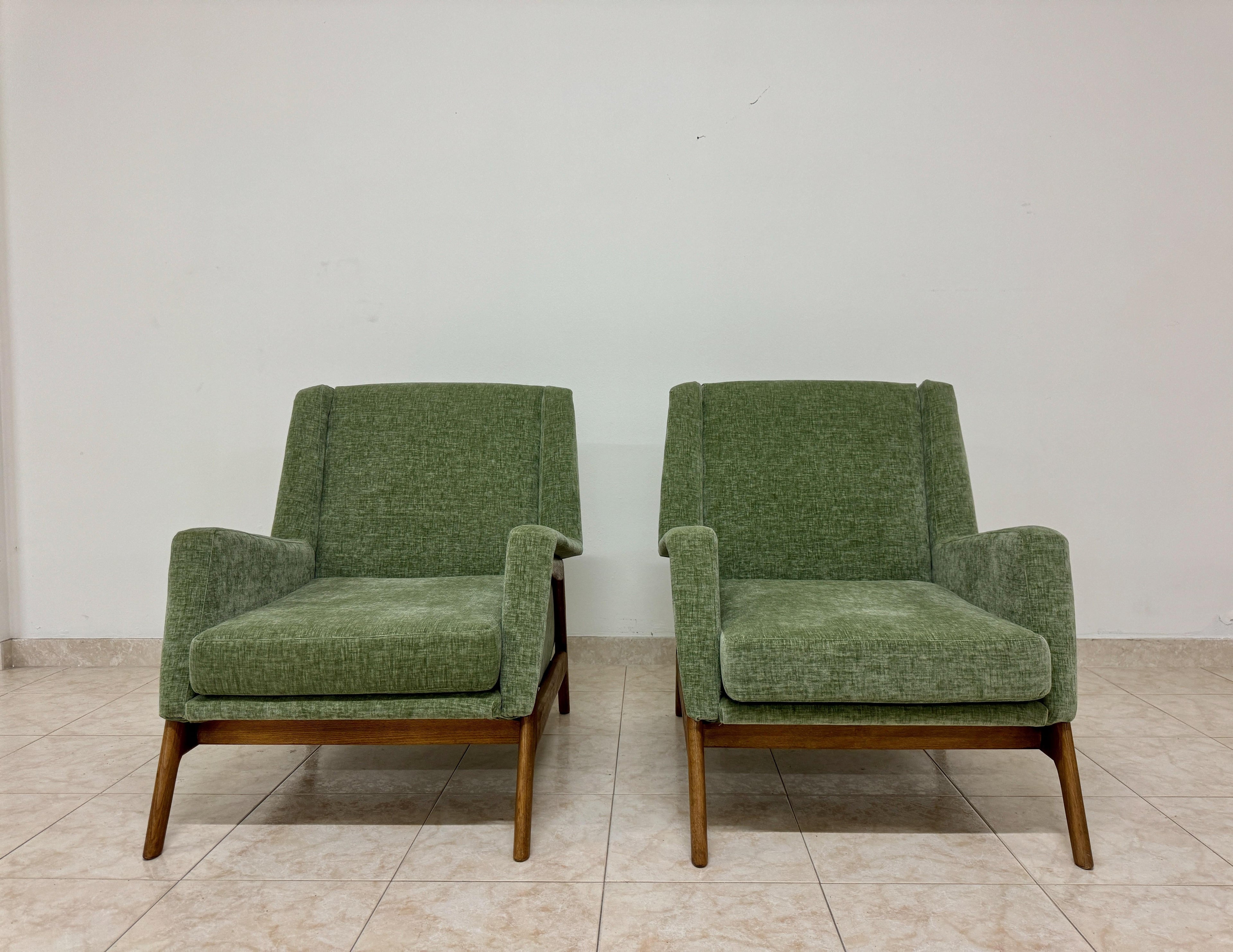 https://a.1stdibscdn.com/pair-of-contemporary-italian-armchairs-for-sale-picture-2/f_47872/f_403561021719415888617/IMG_4490_master.jpeg