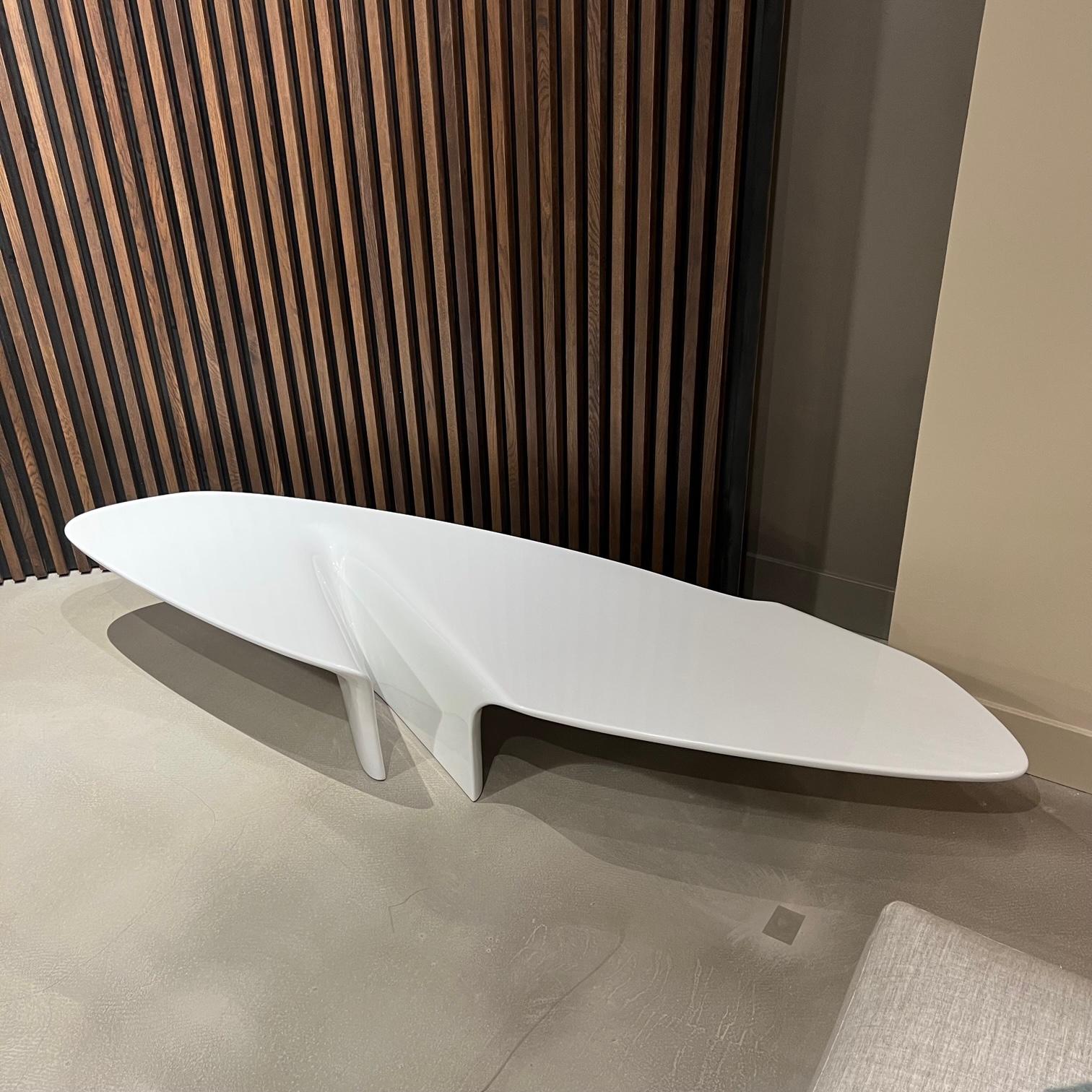 https://a.1stdibscdn.com/waterfall-contemporary-glossy-white-lacquer-coffee-table-by-driade-for-sale-picture-3/f_37243/f_303047321662492455215/IMG_4509_master.jpg