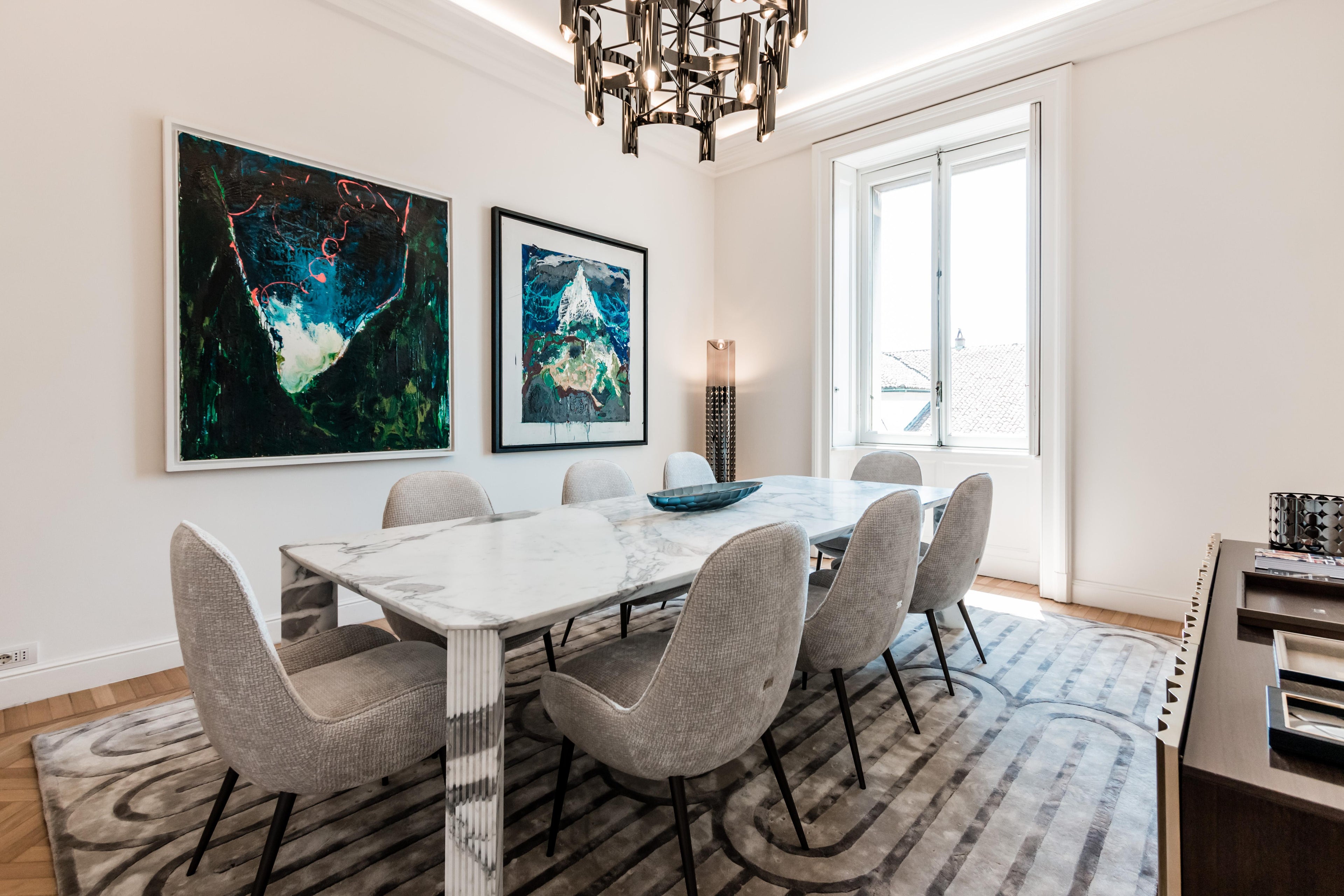 https://a.1stdibscdn.com/art-deco-style-elie-saab-maison-calacatta-gold-marble-dining-table-italy-for-sale-picture-3/f_56582/f_231630121662108883393/IMG_4531_master.jpg