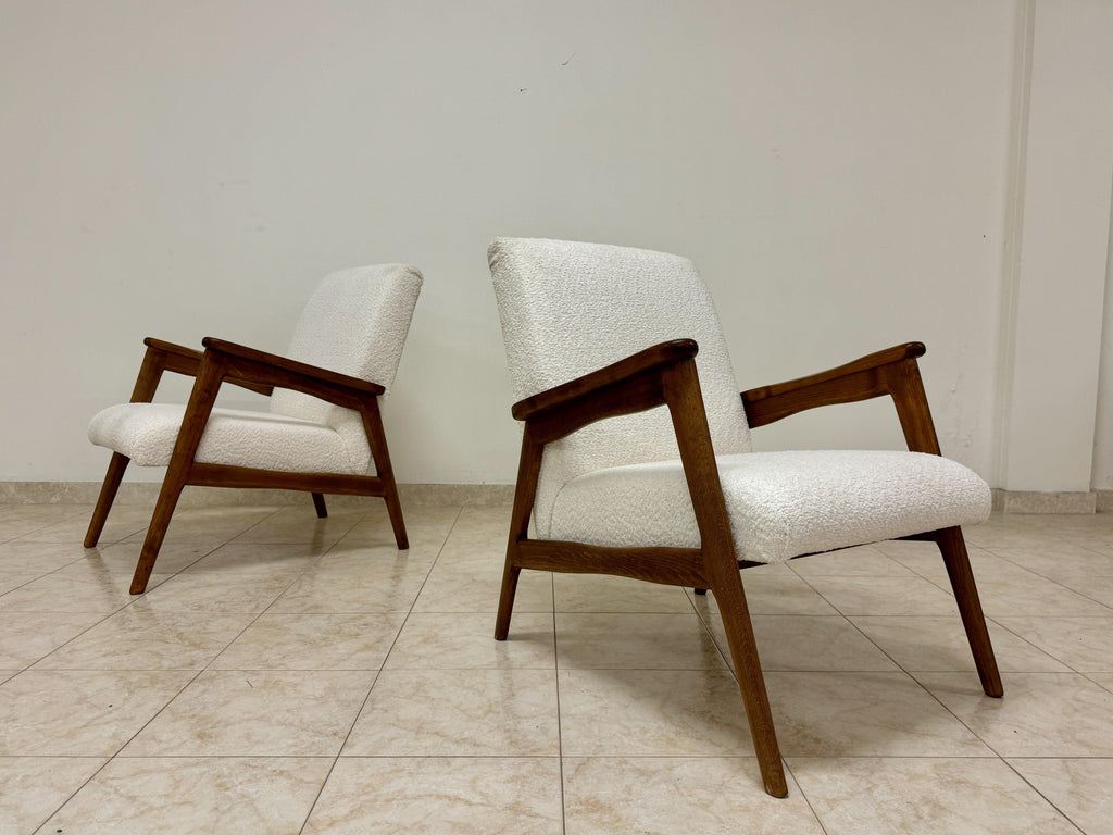 https://a.1stdibscdn.com/pair-of-contemporary-italian-armchairs-for-sale-picture-8/f_47872/f_403698121719491686399/IMG_4542_master.jpeg