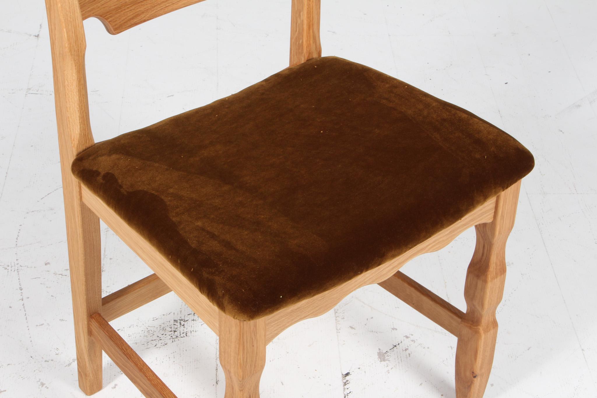 https://a.1stdibscdn.com/dining-chairs-by-henning-kjaernulf-model-razorblade-denmark-oak-for-sale-picture-4/f_42391/f_456389721751036383623/IMG_4593_master.jpg