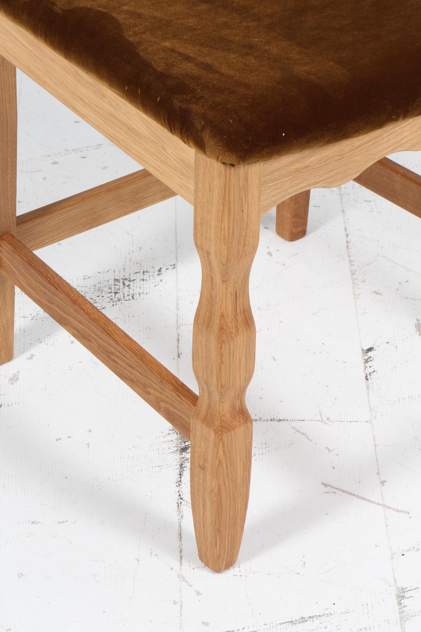 https://a.1stdibscdn.com/dining-chairs-by-henning-kjaernulf-model-razorblade-denmark-oak-for-sale-picture-5/f_42391/f_456389721751036383669/IMG_4594_master.jpg