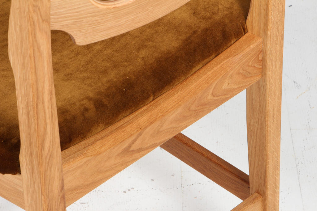 https://a.1stdibscdn.com/dining-chairs-by-henning-kjaernulf-model-razorblade-denmark-oak-for-sale-picture-8/f_42391/f_456389721751036384757/IMG_4598_master.jpg