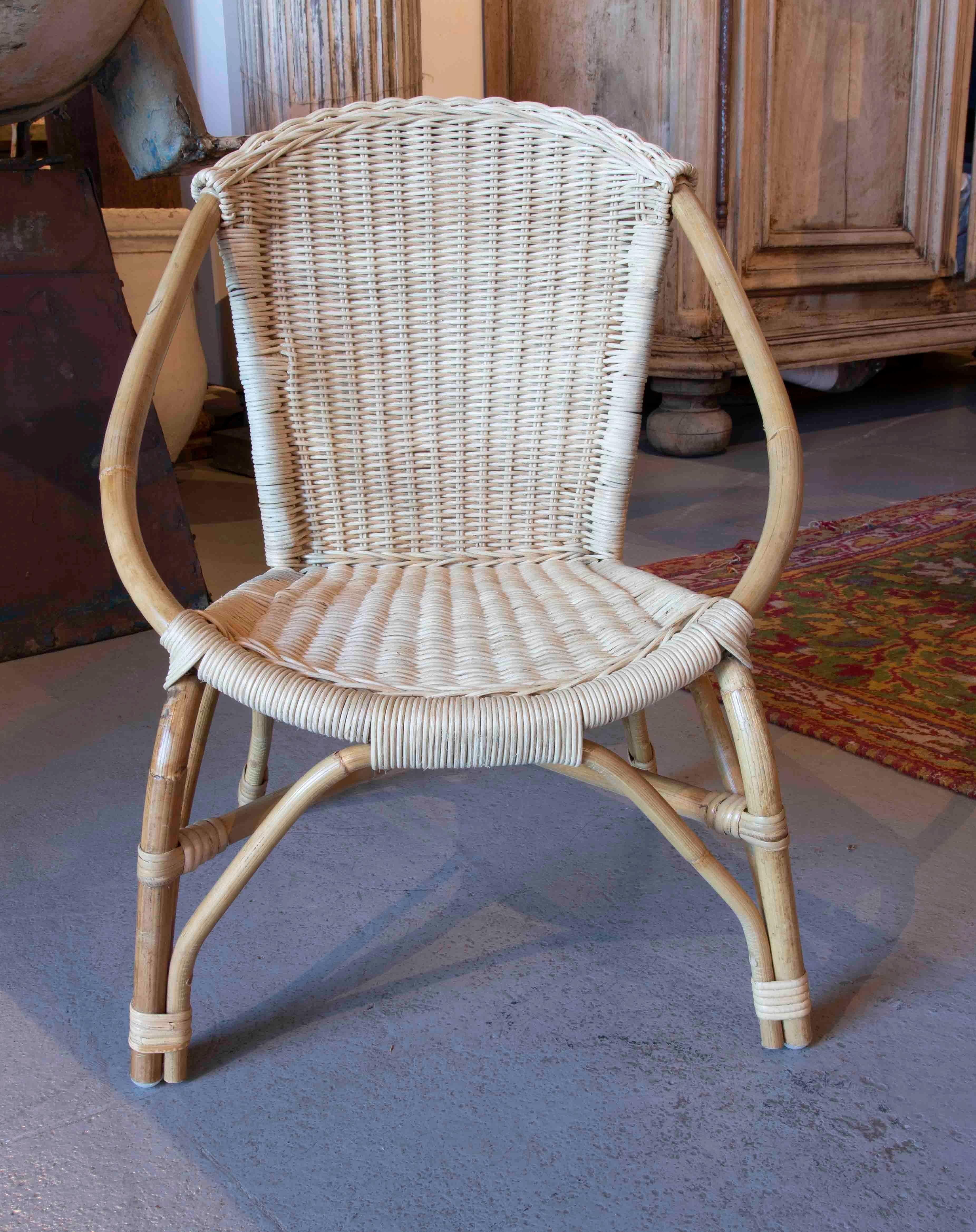 https://a.1stdibscdn.com/handmade-in-its-natural-colour-wicker-and-rattan-chair-for-children-for-sale-picture-2/f_30443/f_355251421690984402743/IMG_4665_master.jpg