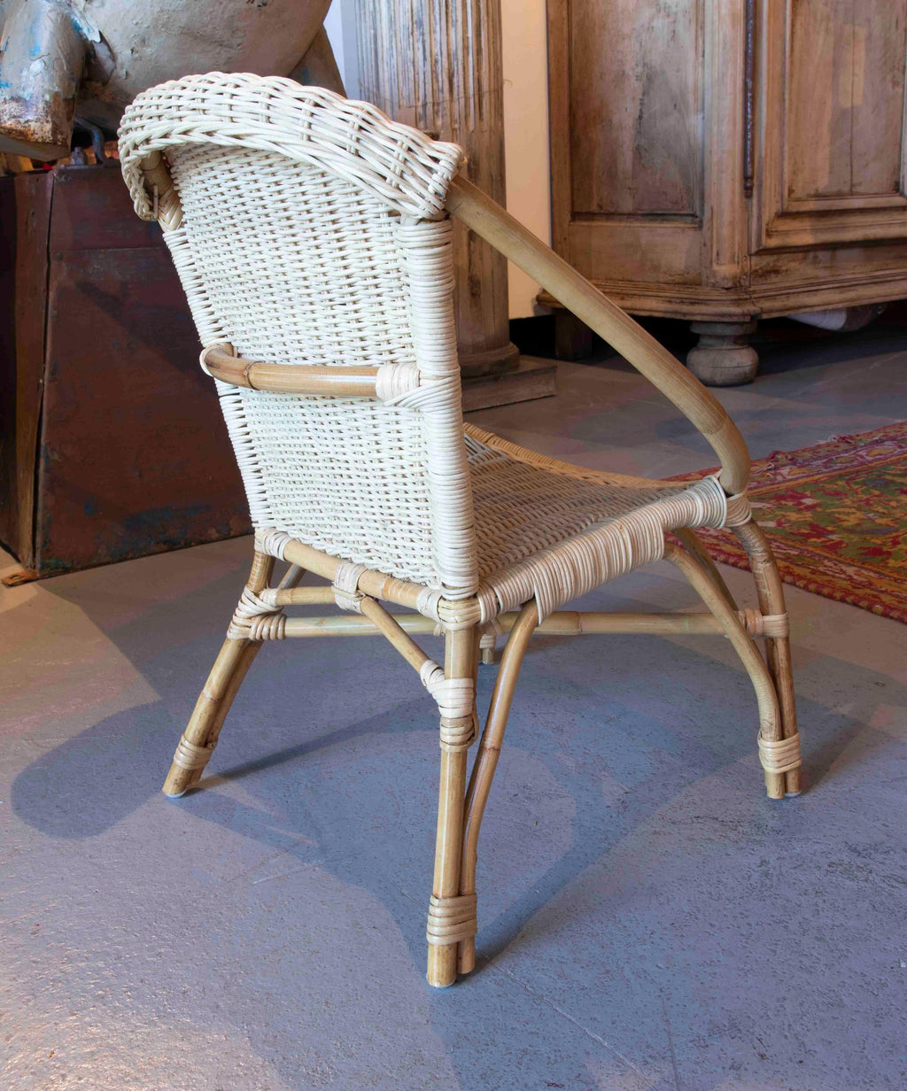https://a.1stdibscdn.com/handmade-in-its-natural-colour-wicker-and-rattan-chair-for-children-for-sale-picture-5/f_30443/f_355251421690984403036/IMG_4668_master.jpg