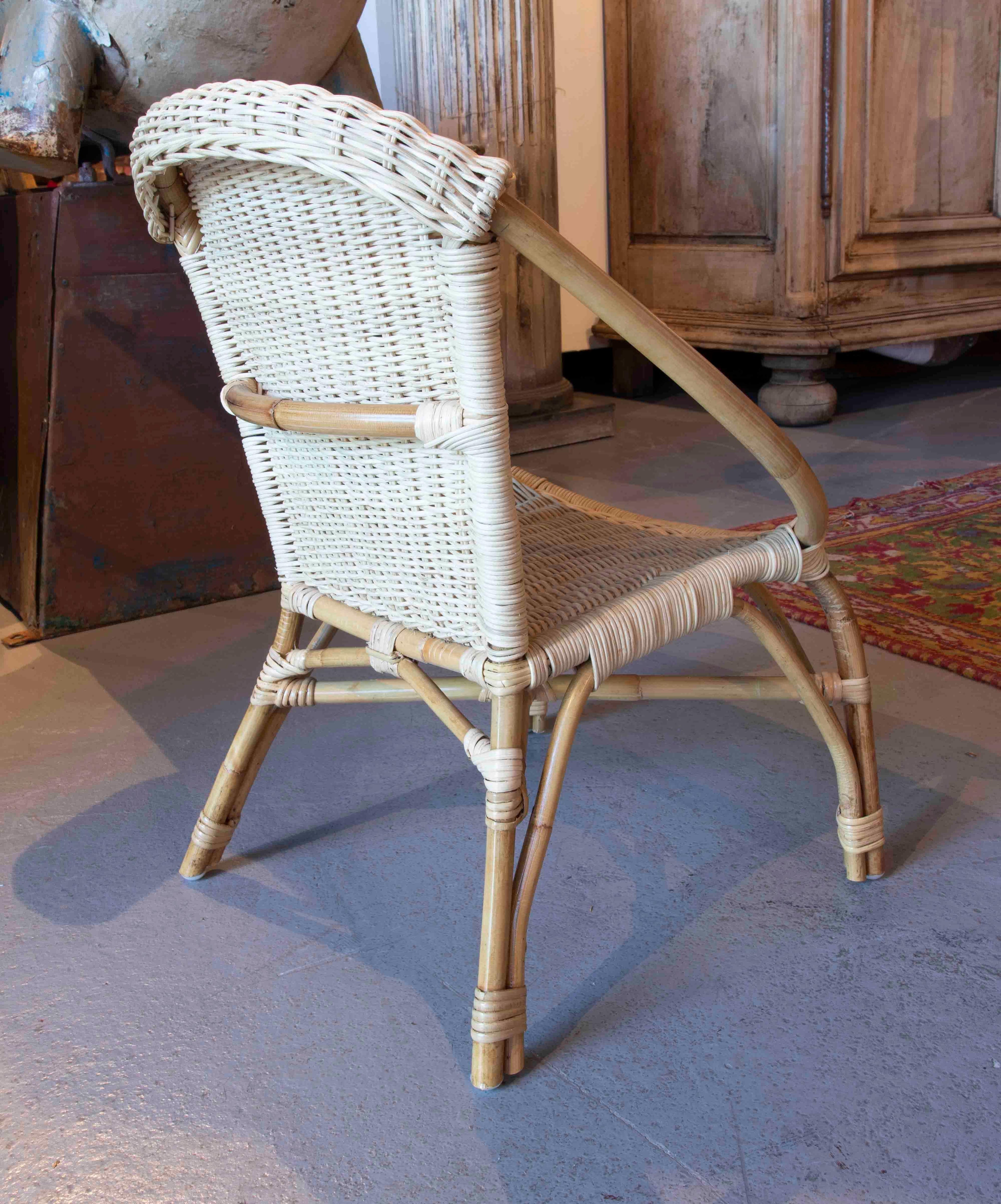https://a.1stdibscdn.com/handmade-in-its-natural-colour-wicker-and-rattan-chair-for-children-for-sale-picture-5/f_30443/f_355251421690984403036/IMG_4668_master.jpg