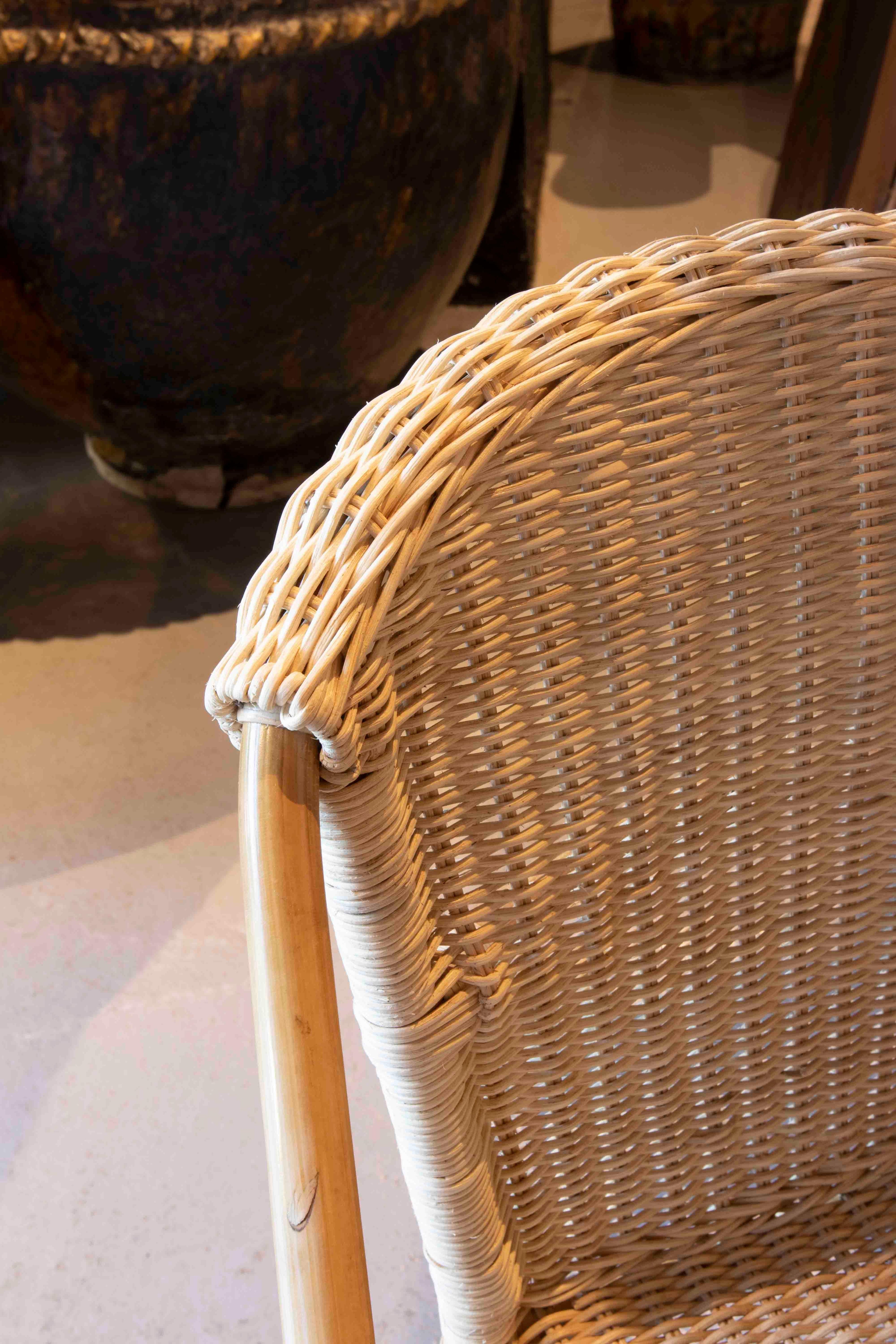 https://a.1stdibscdn.com/handmade-in-its-natural-colour-wicker-and-rattan-chair-for-children-for-sale-picture-7/f_30443/f_355251421690984403239/IMG_4670_master.jpg