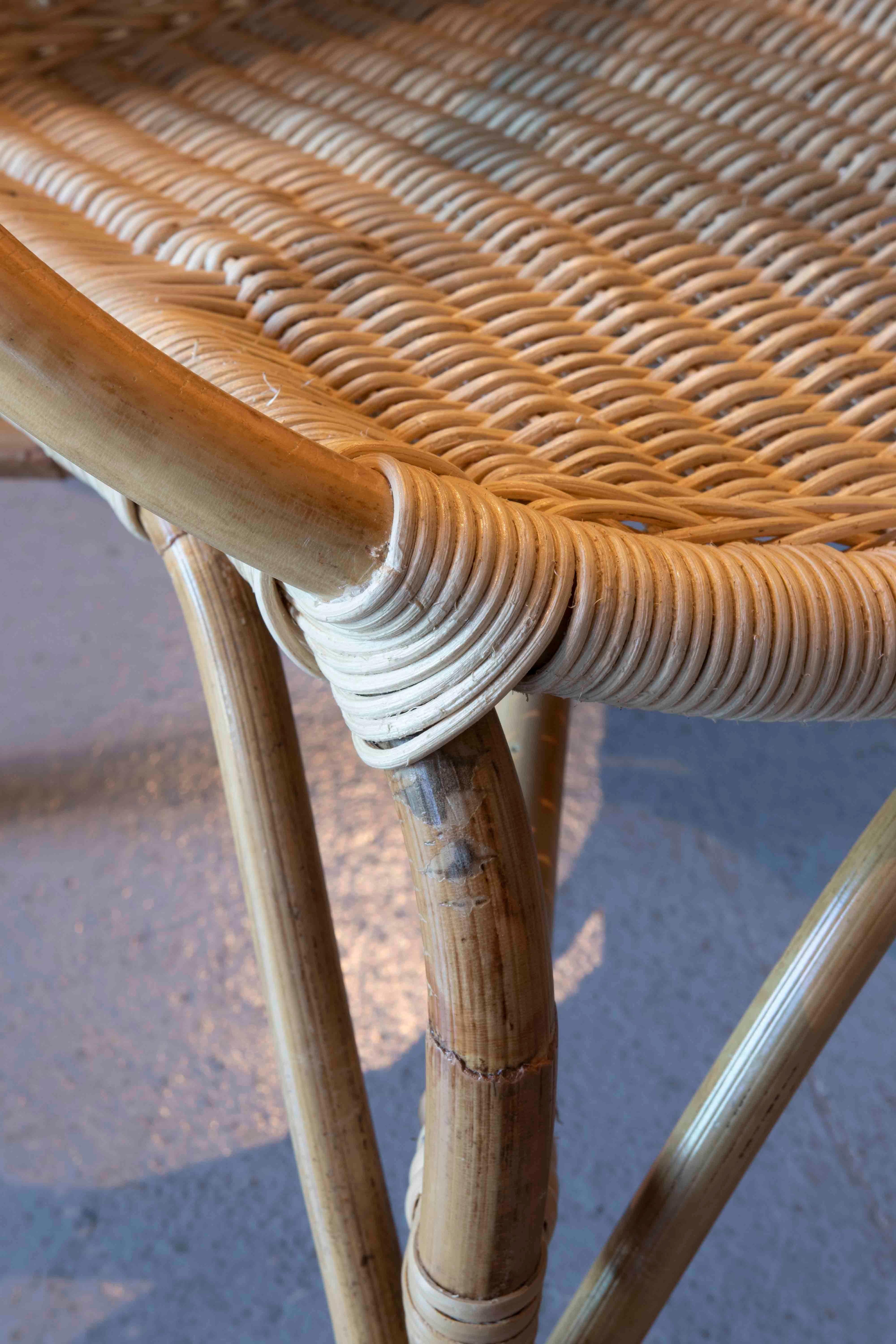 https://a.1stdibscdn.com/handmade-in-its-natural-colour-wicker-and-rattan-chair-for-children-for-sale-picture-10/f_30443/f_355251421690984406049/IMG_4673_master.jpg