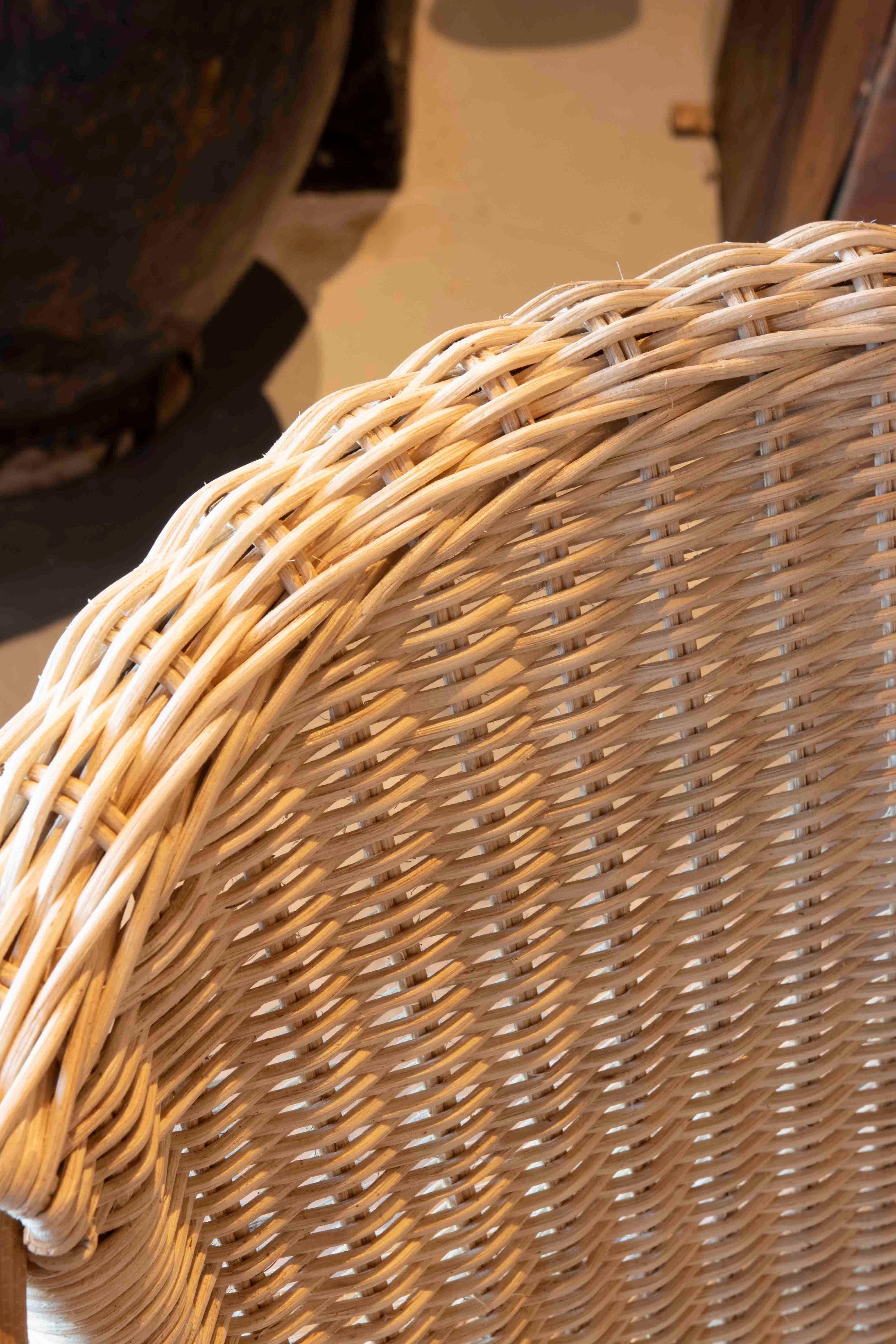 https://a.1stdibscdn.com/handmade-in-its-natural-colour-wicker-and-rattan-chair-for-children-for-sale-picture-11/f_30443/f_355251421690984405712/IMG_4674_master.jpg