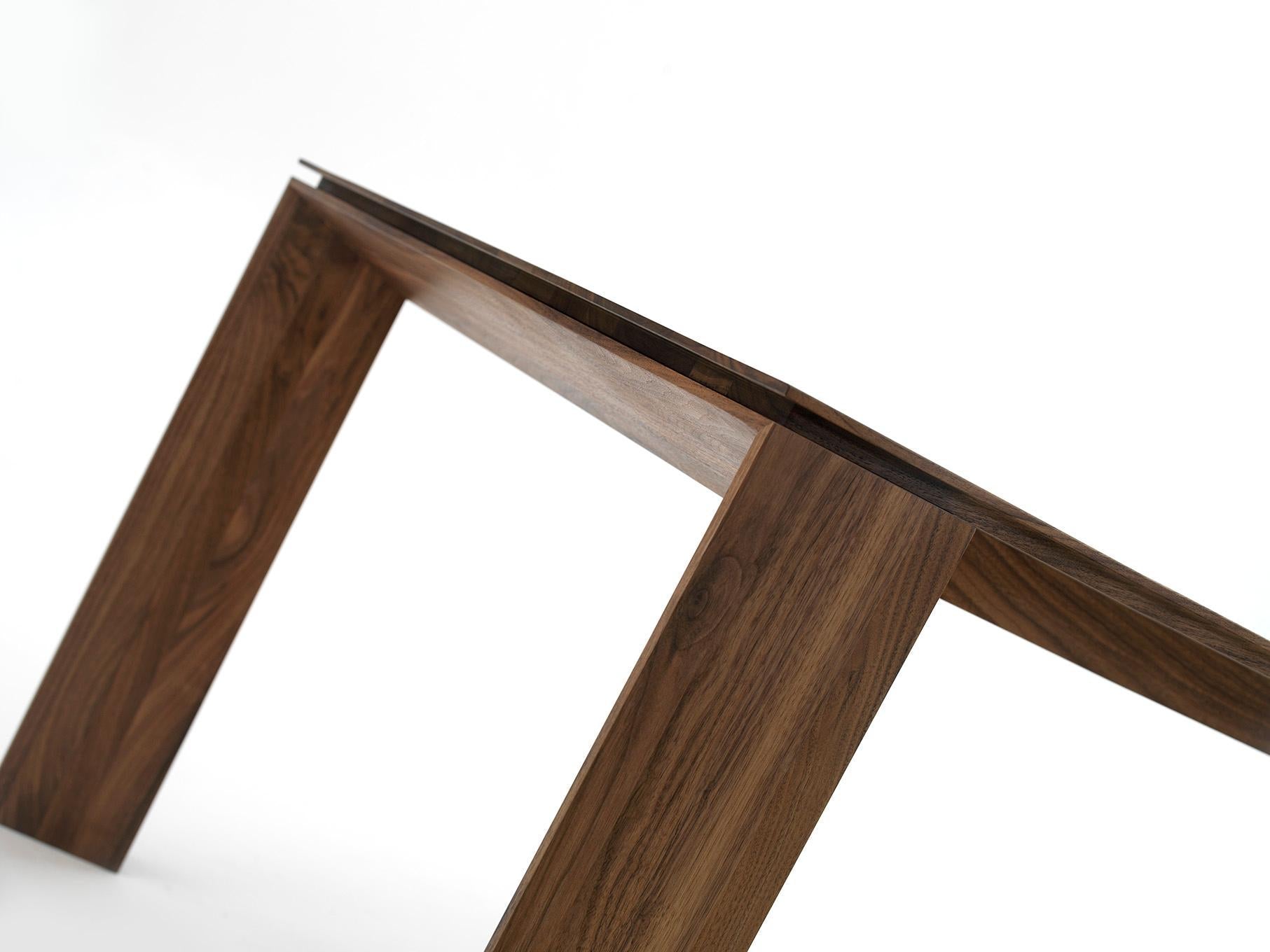 https://a.1stdibscdn.com/kluskens-portofino-dining-table-in-solid-walnut-for-sale-picture-5/f_60392/f_410512921723541735716/IMG_4689_master.JPG