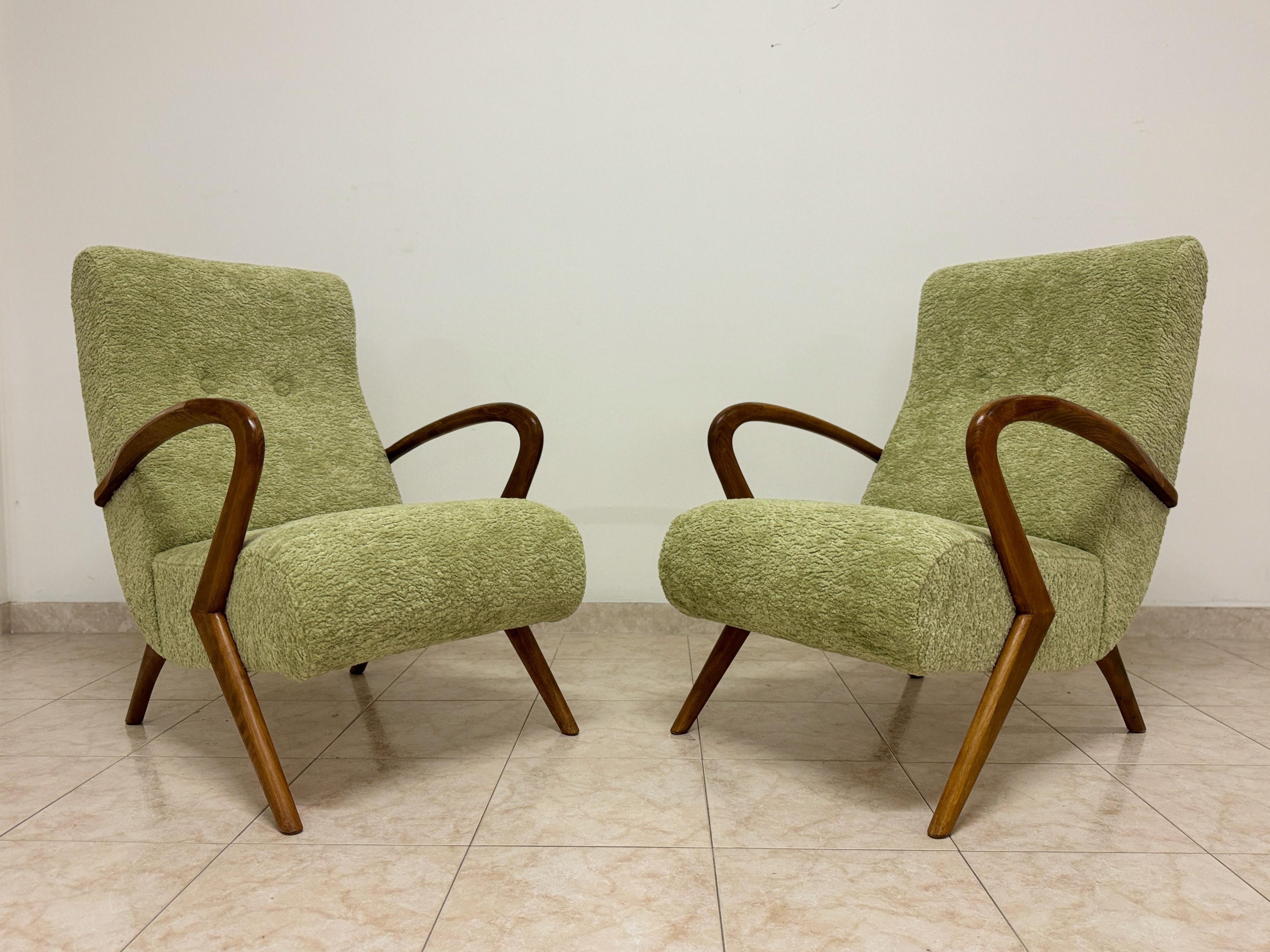 https://a.1stdibscdn.com/pair-of-contemporary-italian-armchairs-for-sale-picture-5/f_47872/f_403874321719586875621/IMG_4759_master.jpeg