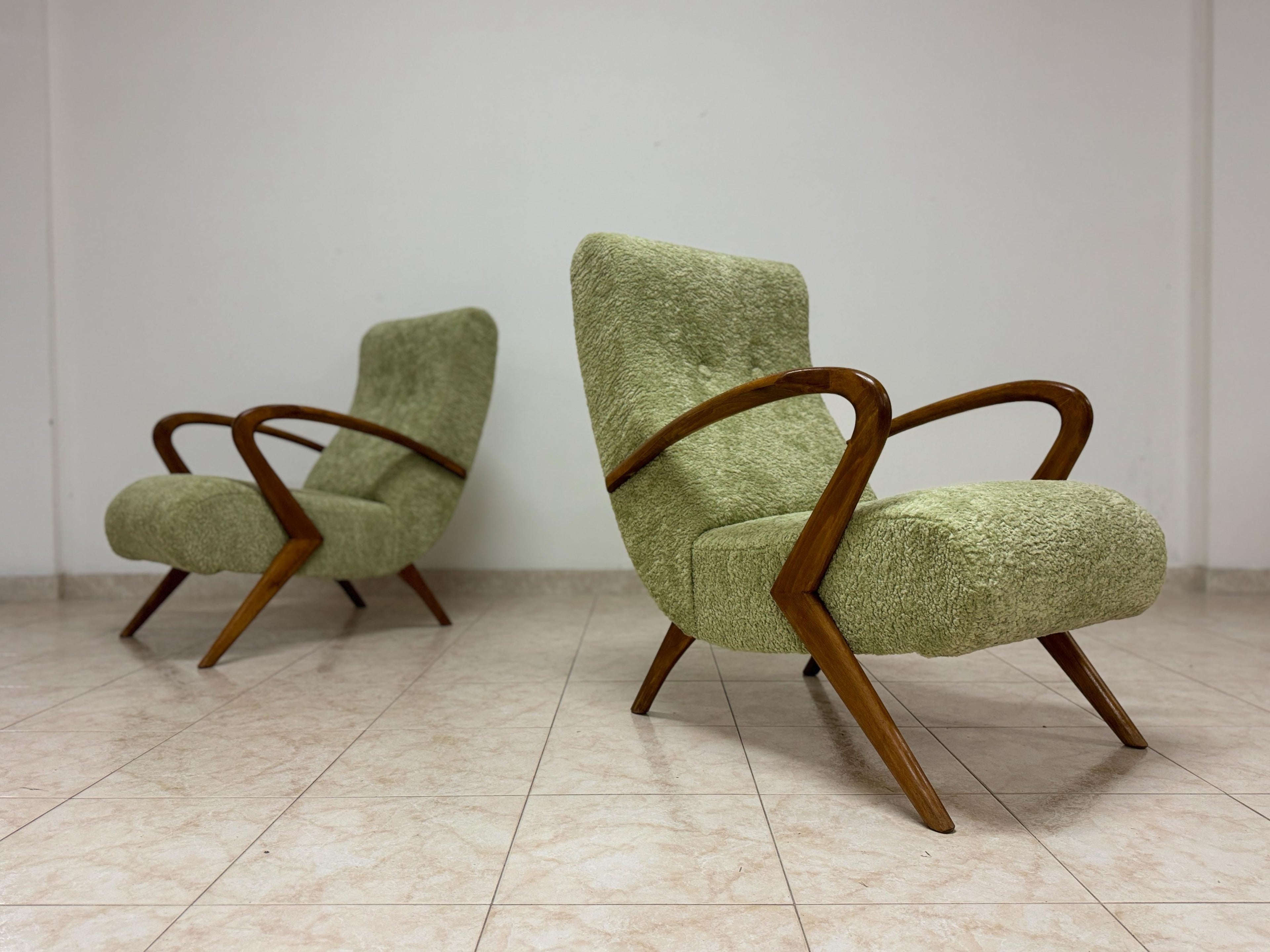 https://a.1stdibscdn.com/pair-of-contemporary-italian-armchairs-for-sale-picture-10/f_47872/f_403874321719586877557/IMG_4764_master.jpeg