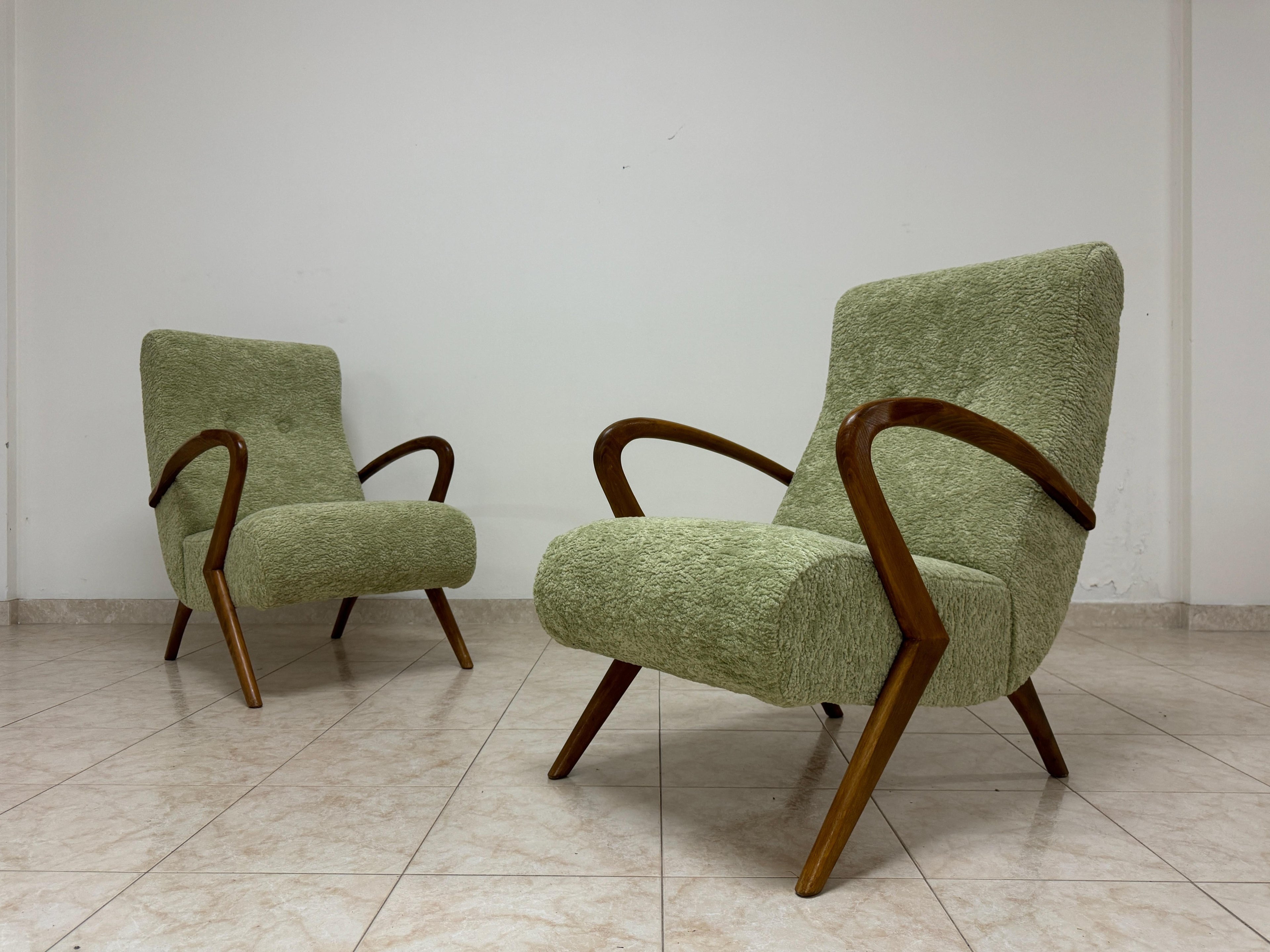 https://a.1stdibscdn.com/pair-of-contemporary-italian-armchairs-for-sale-picture-13/f_47872/f_403874321719586878892/IMG_4767_master.jpeg